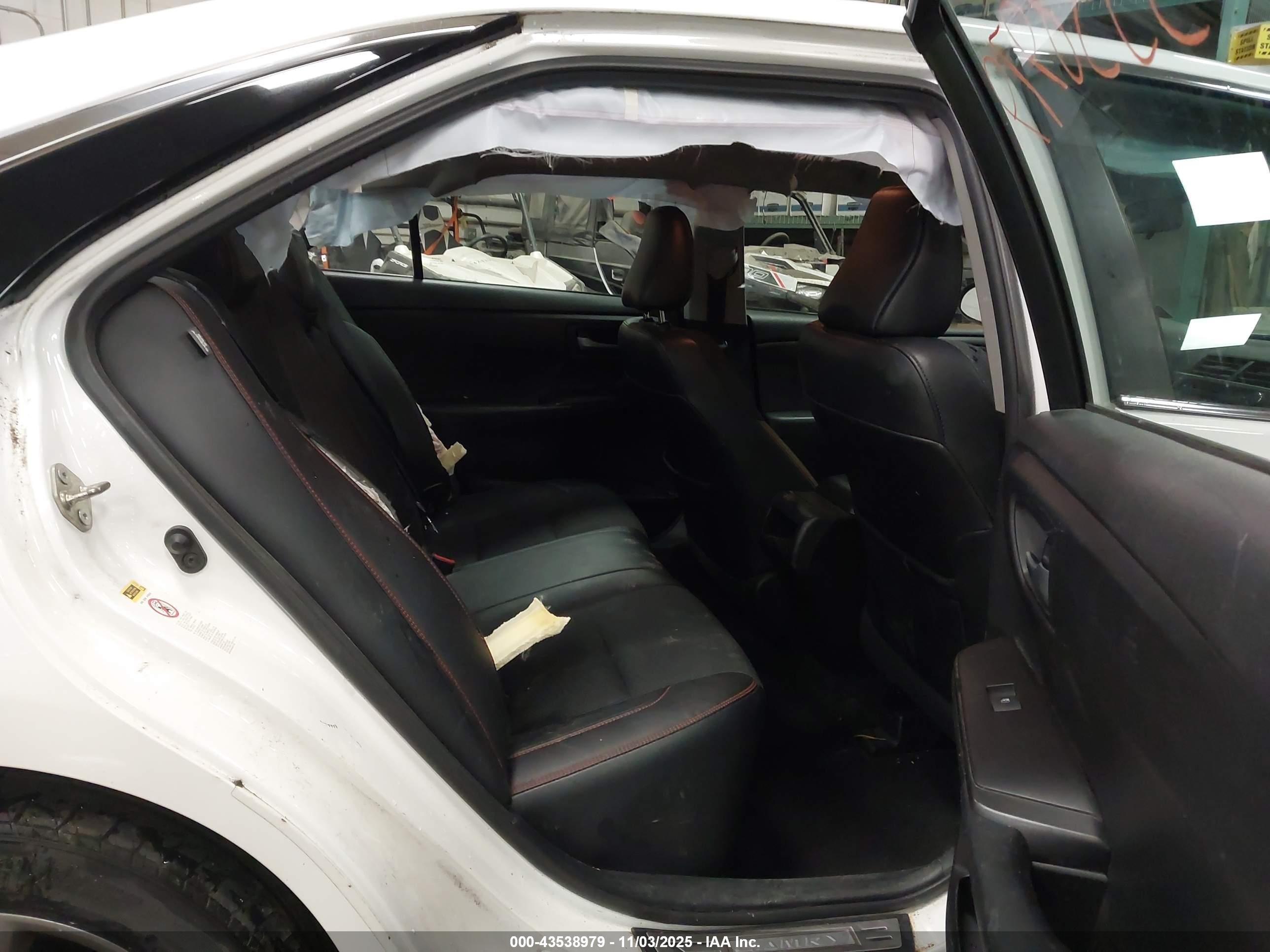 TOYOTA CAMRY image 8