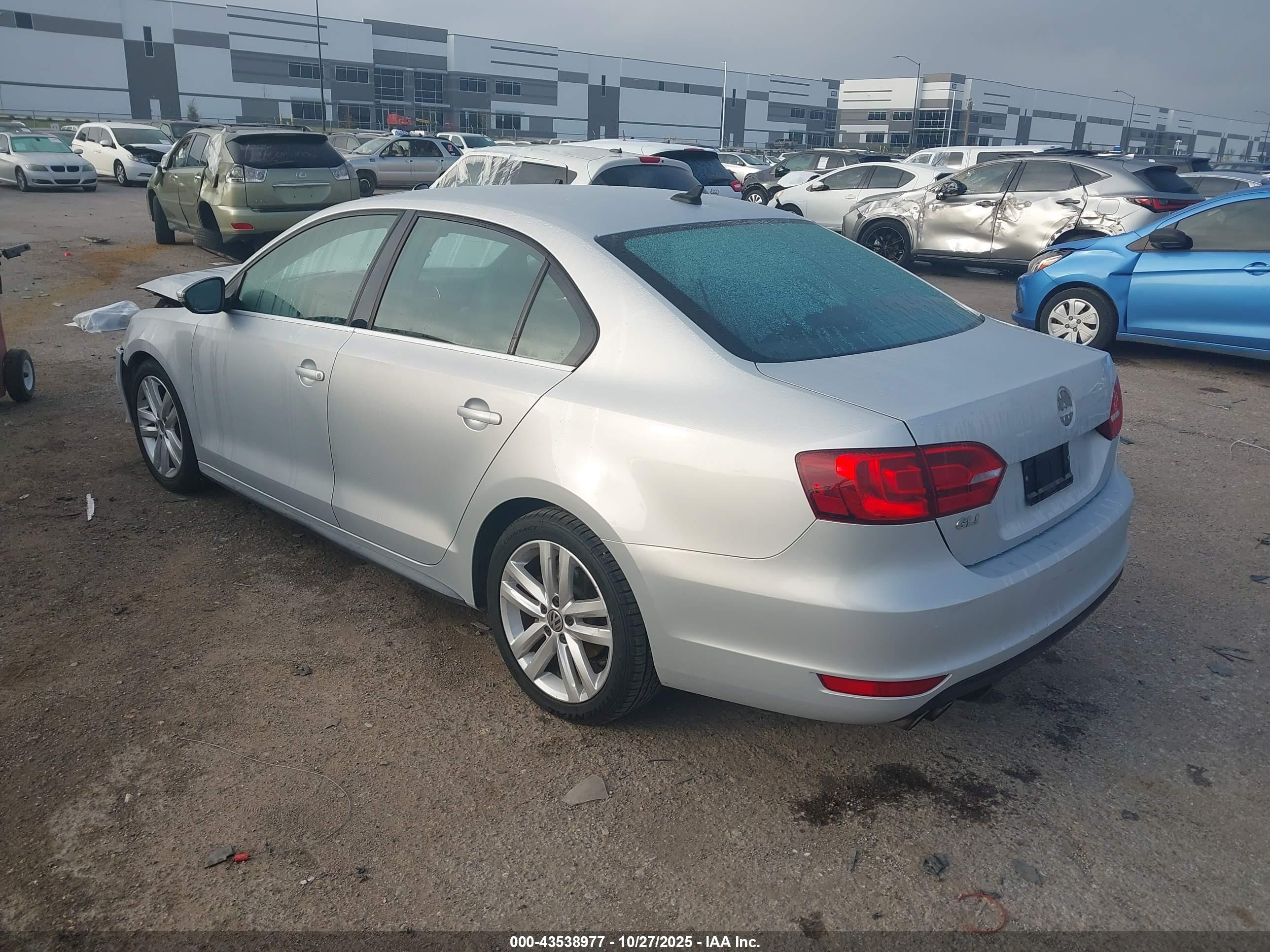 VOLKSWAGEN JETTA image 3