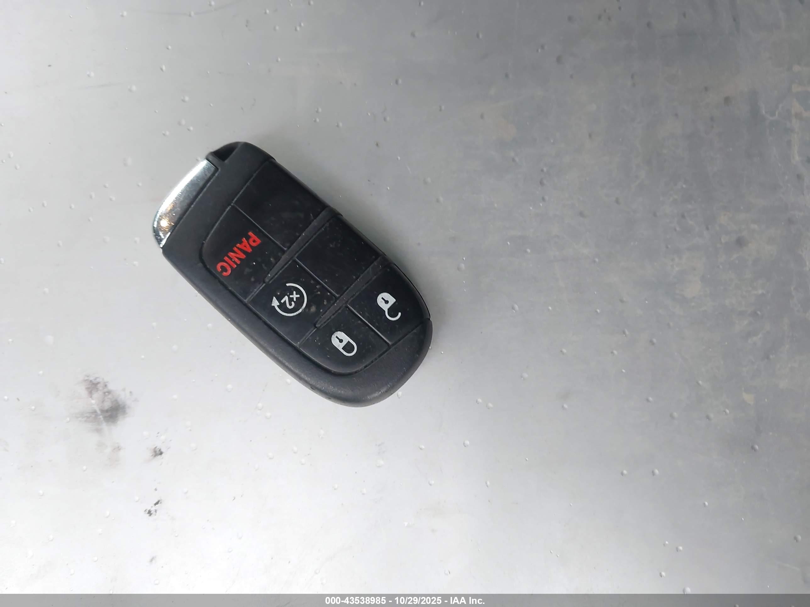 JEEP RENEGADE image 11