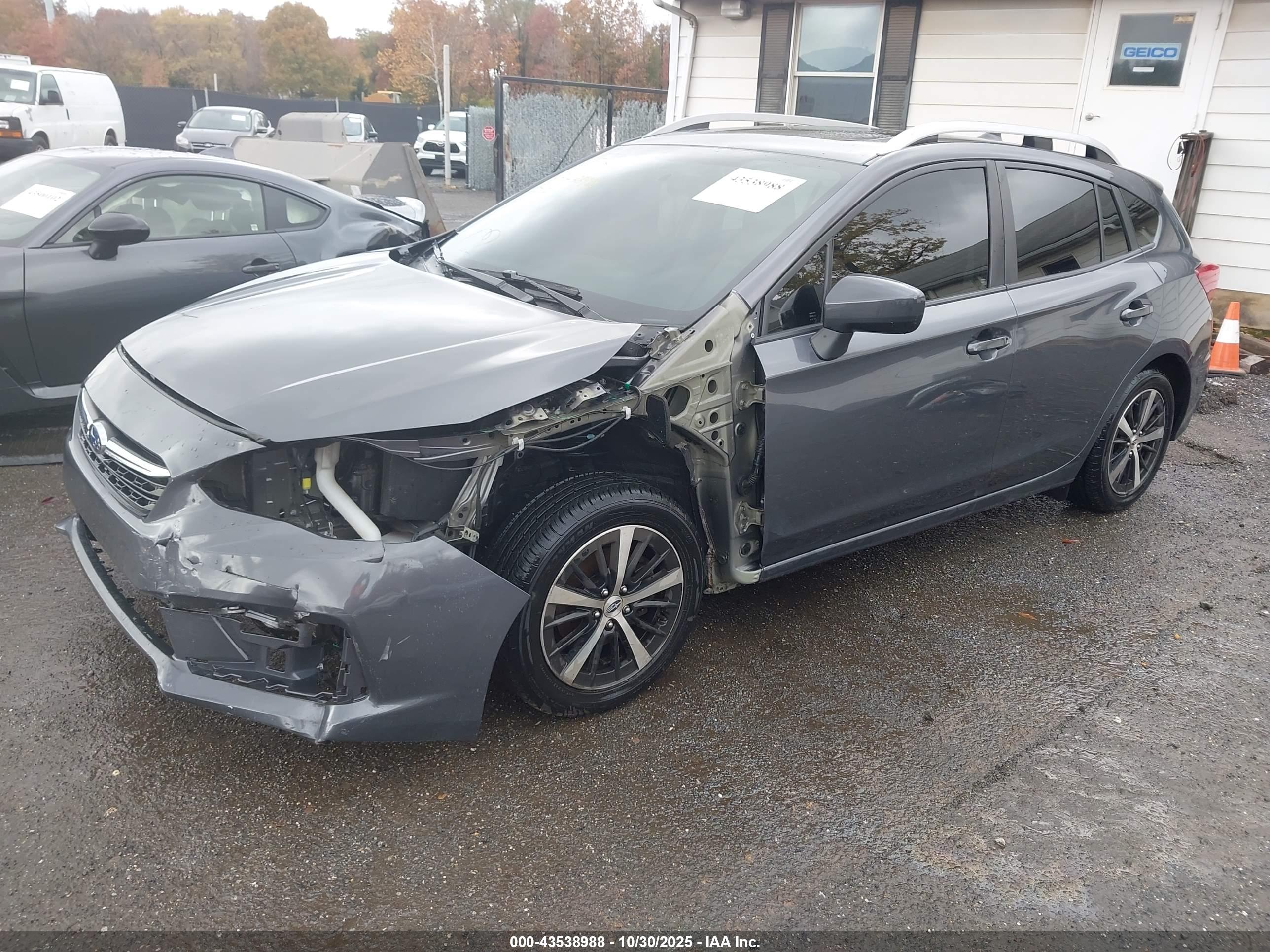 SUBARU IMPREZA image 2