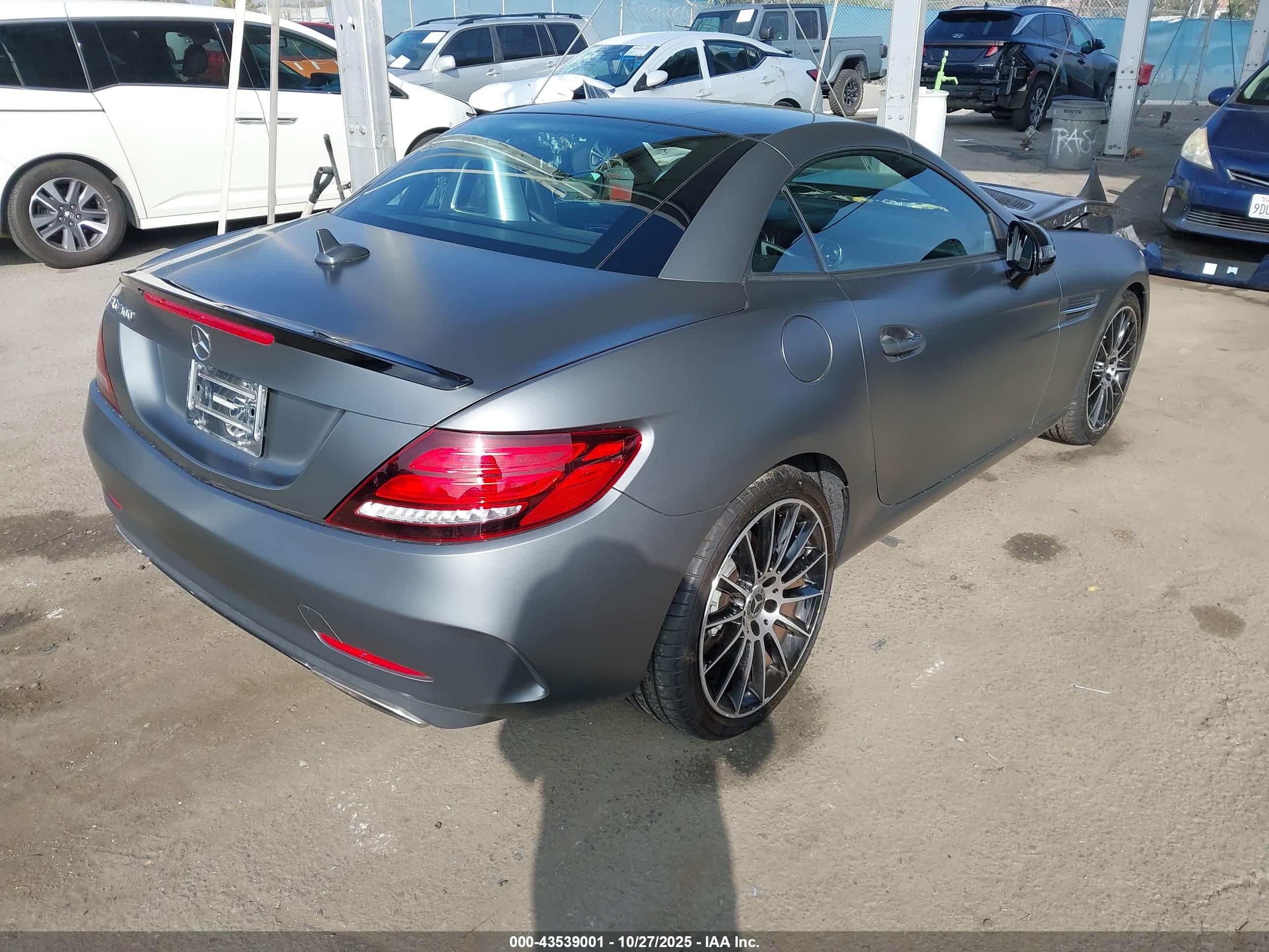 MERCEDES-BENZ SLC image 4