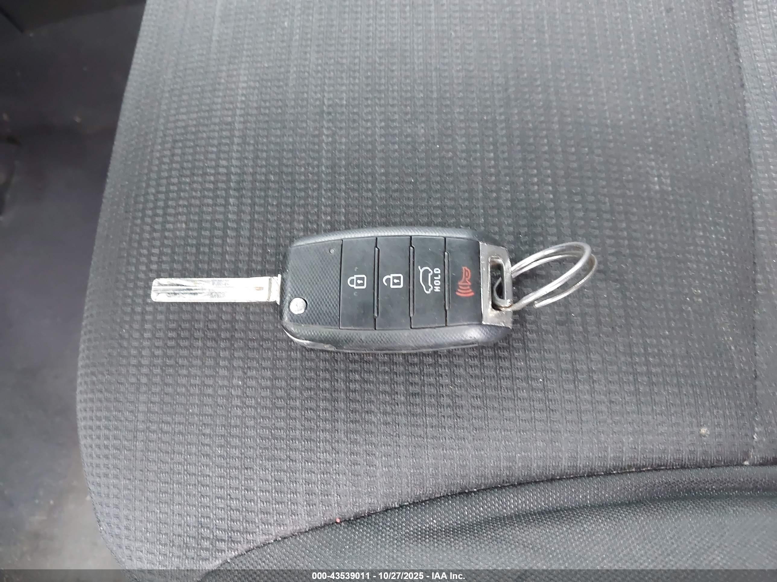 KIA SORENTO image 11