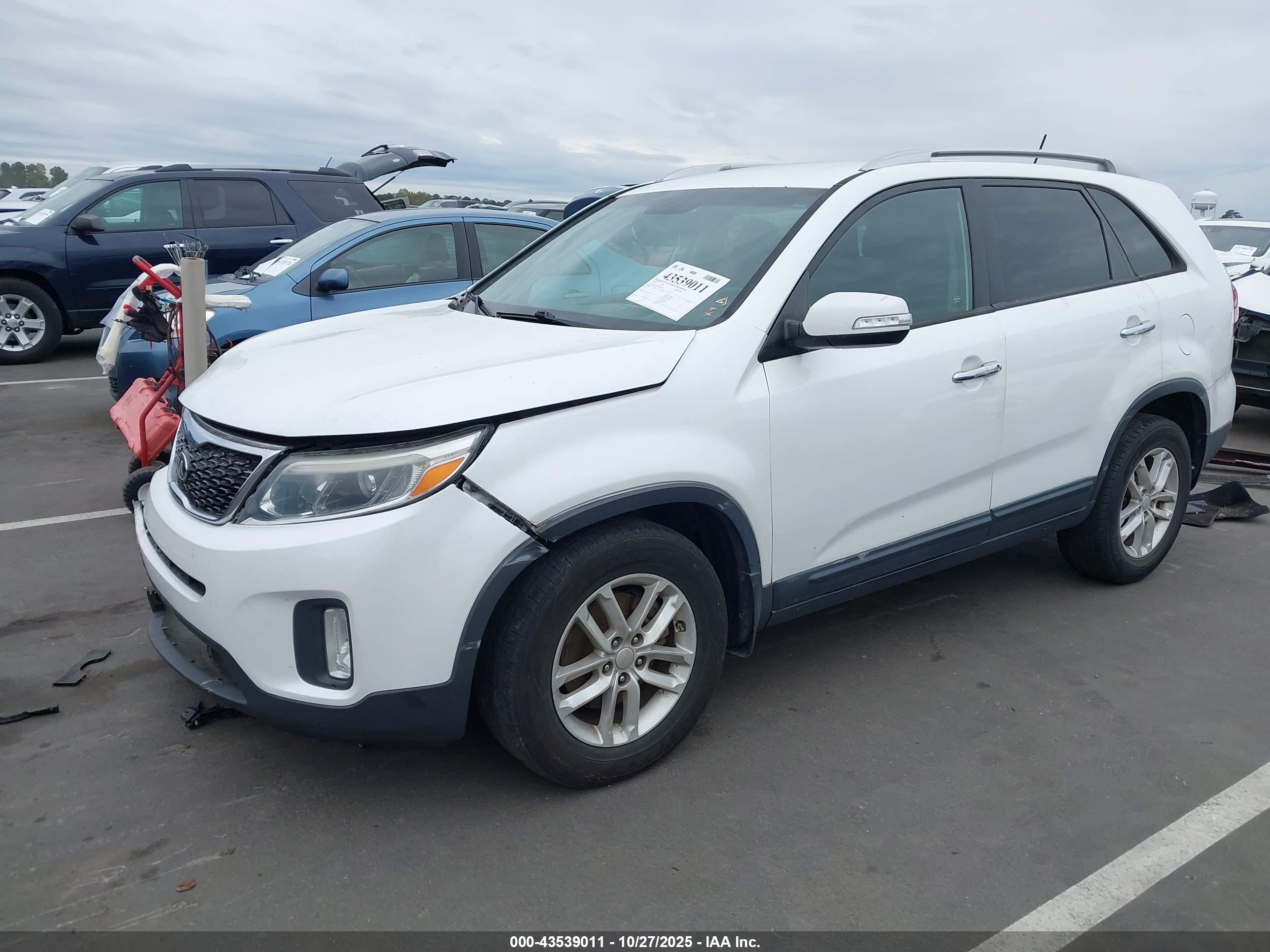 KIA SORENTO image 2