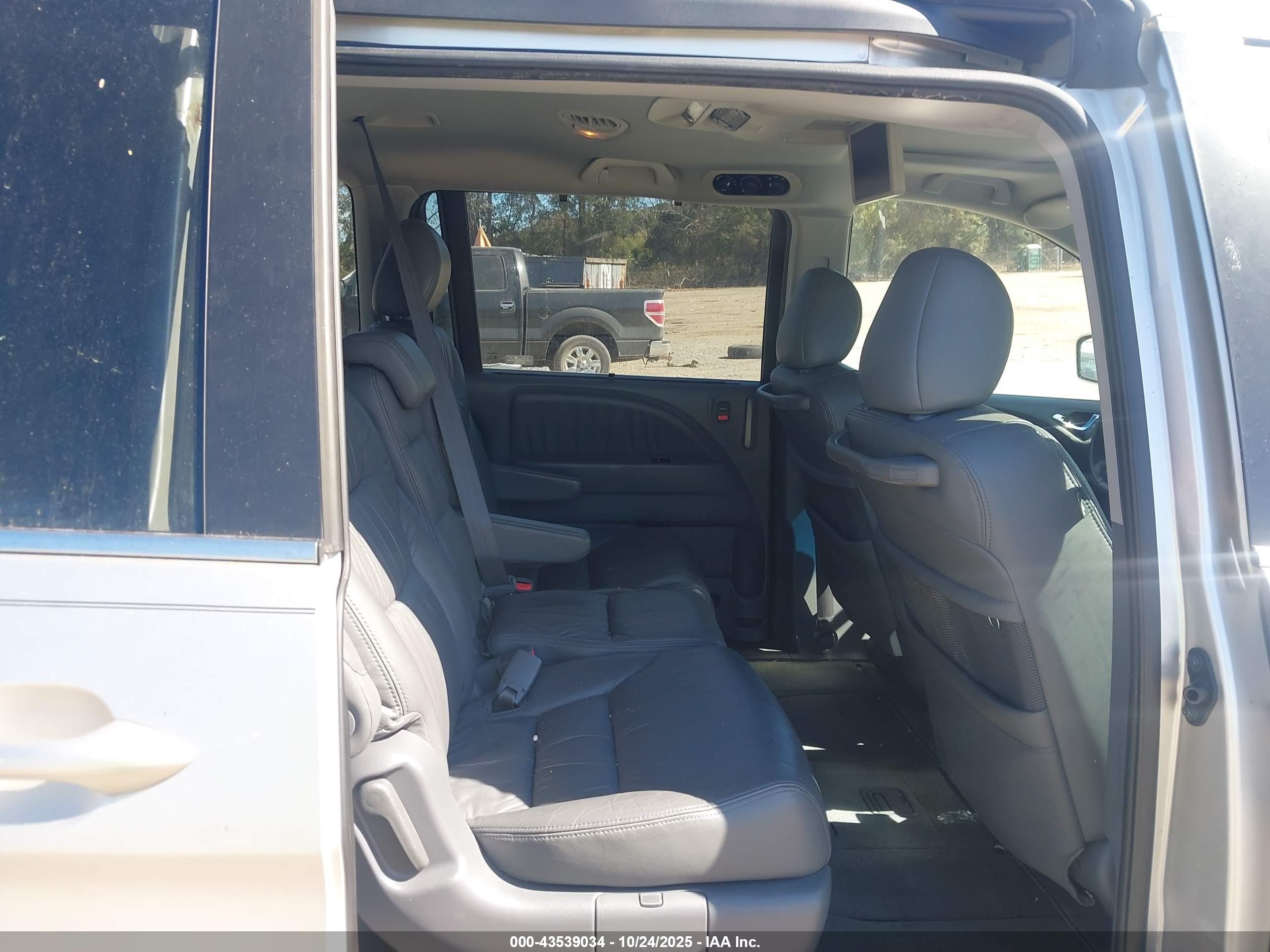 HONDA ODYSSEY image 8