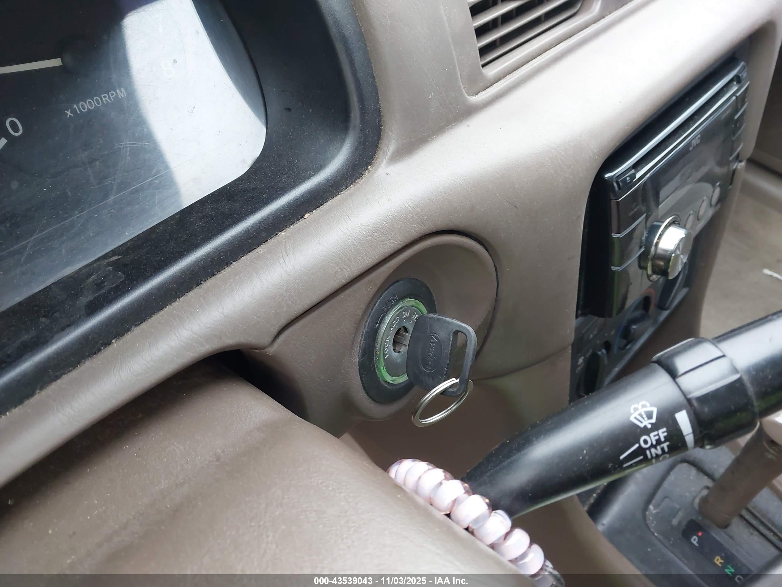 TOYOTA CAMRY image 11