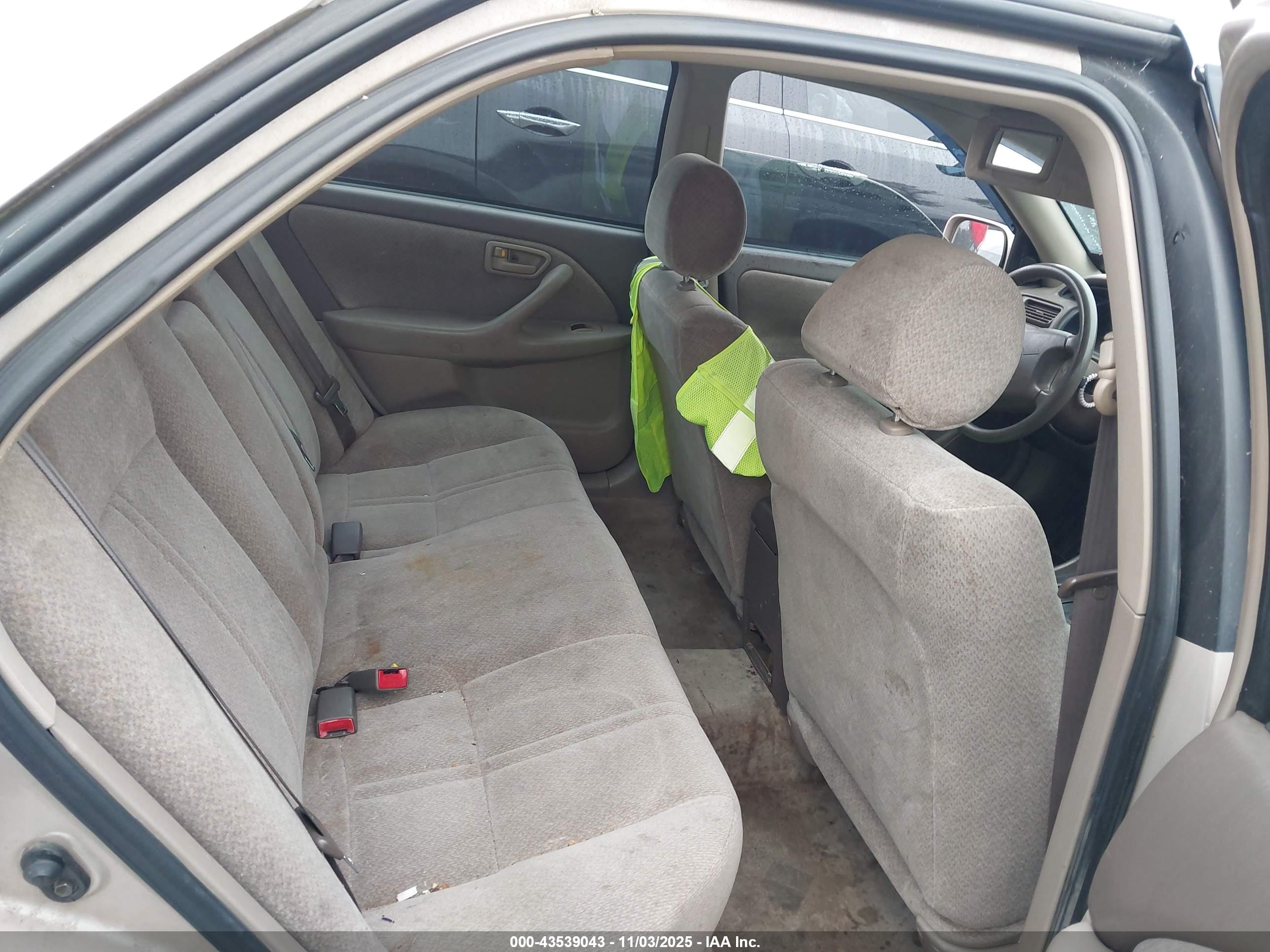 TOYOTA CAMRY image 8