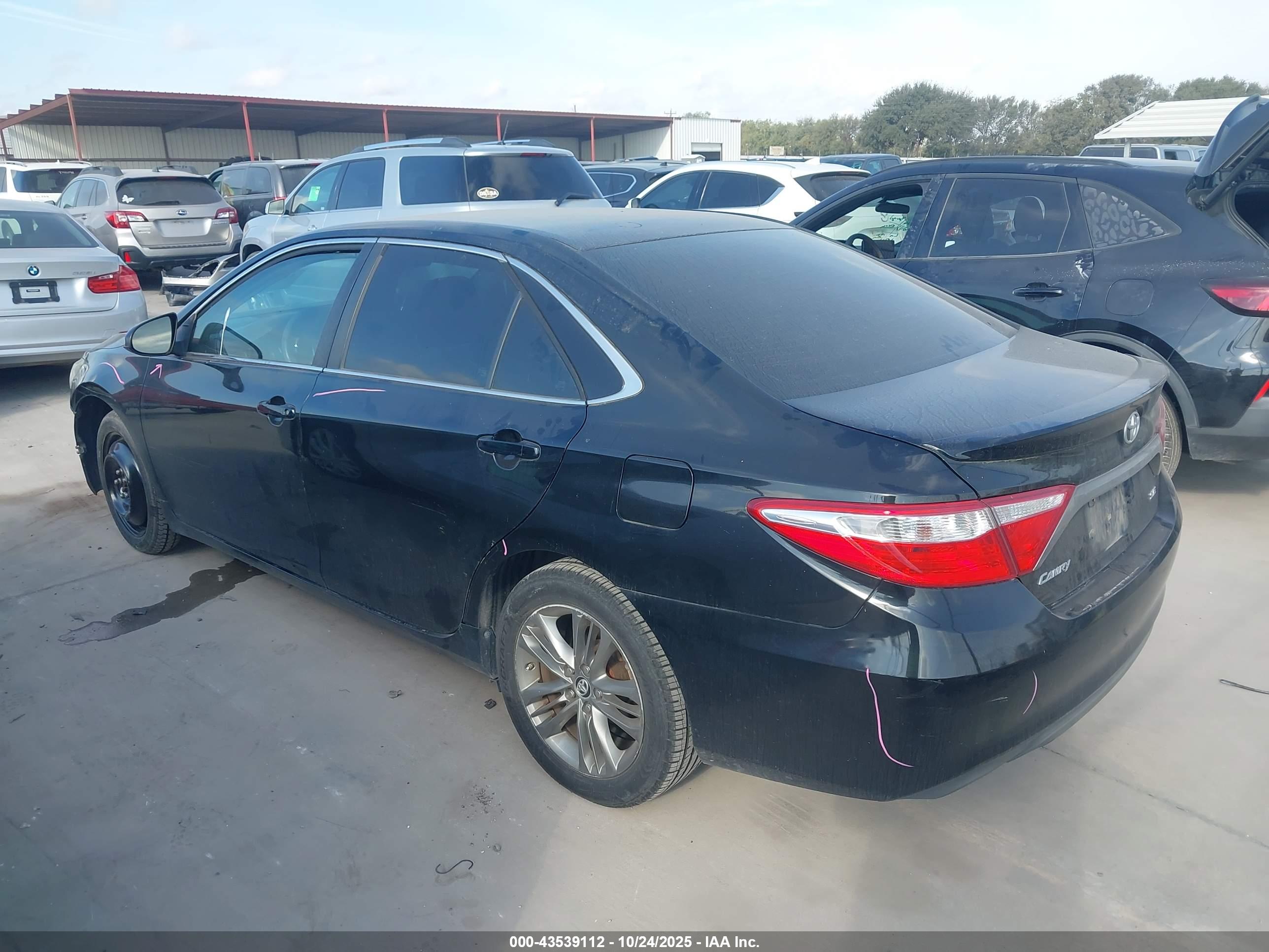 TOYOTA CAMRY image 3