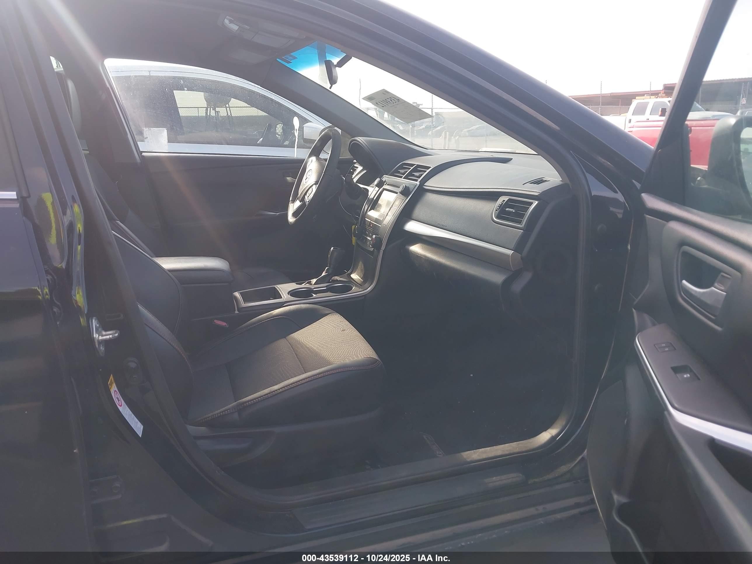 TOYOTA CAMRY image 5