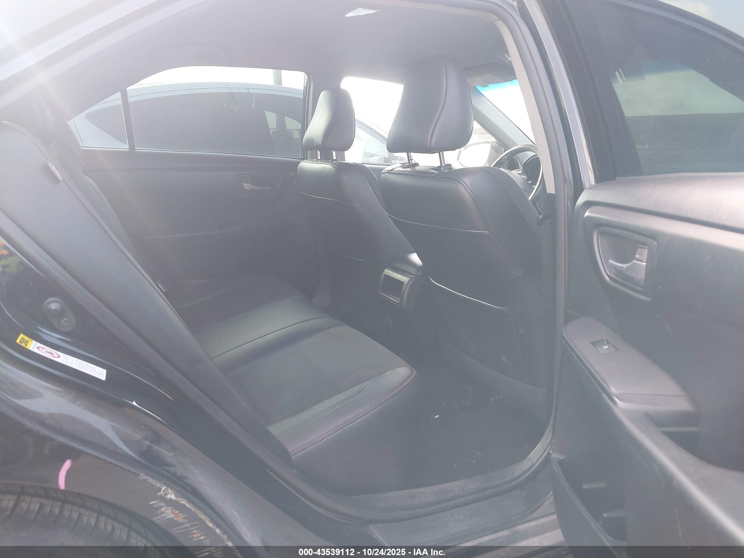 TOYOTA CAMRY image 8