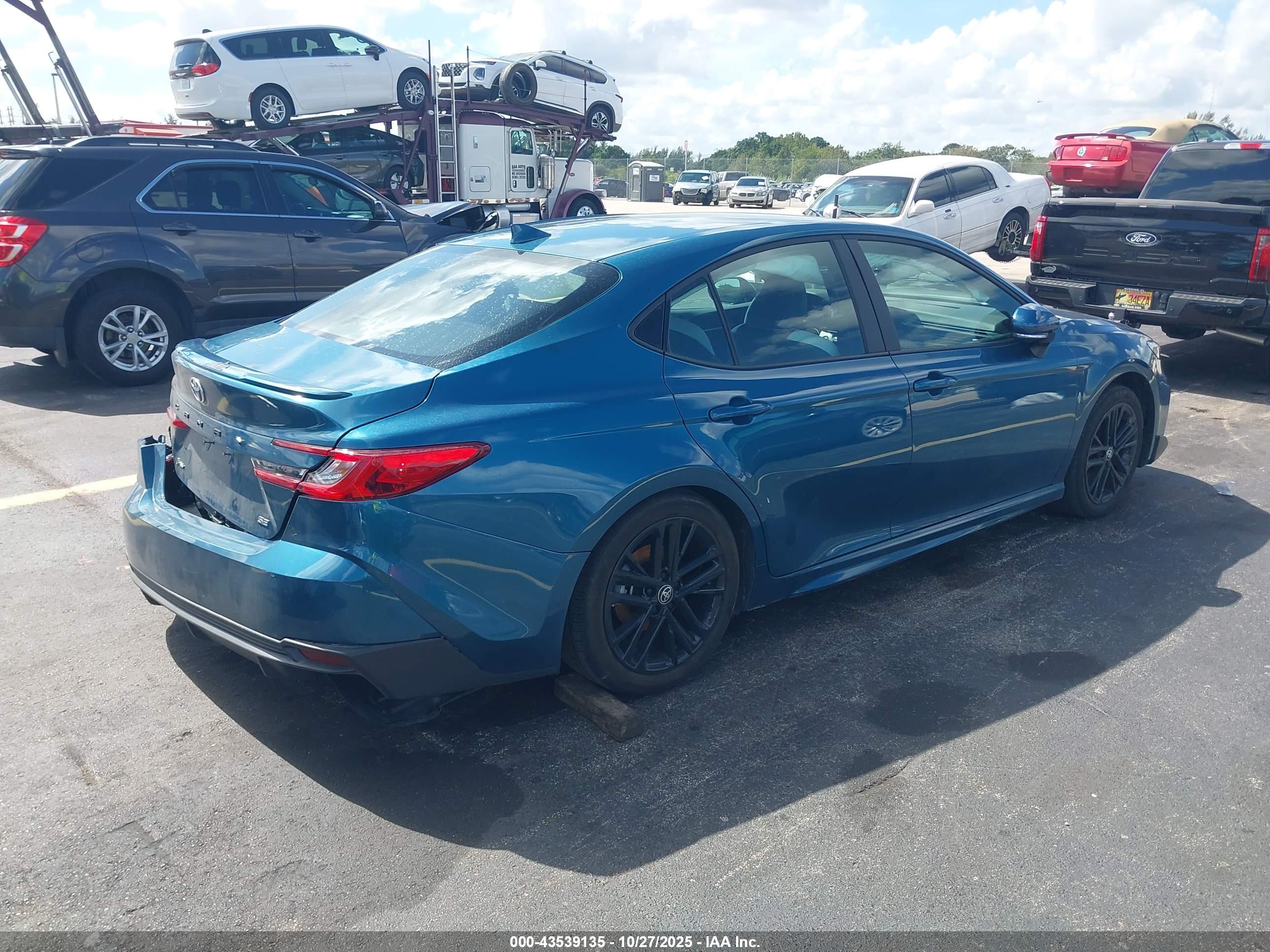 TOYOTA CAMRY image 4