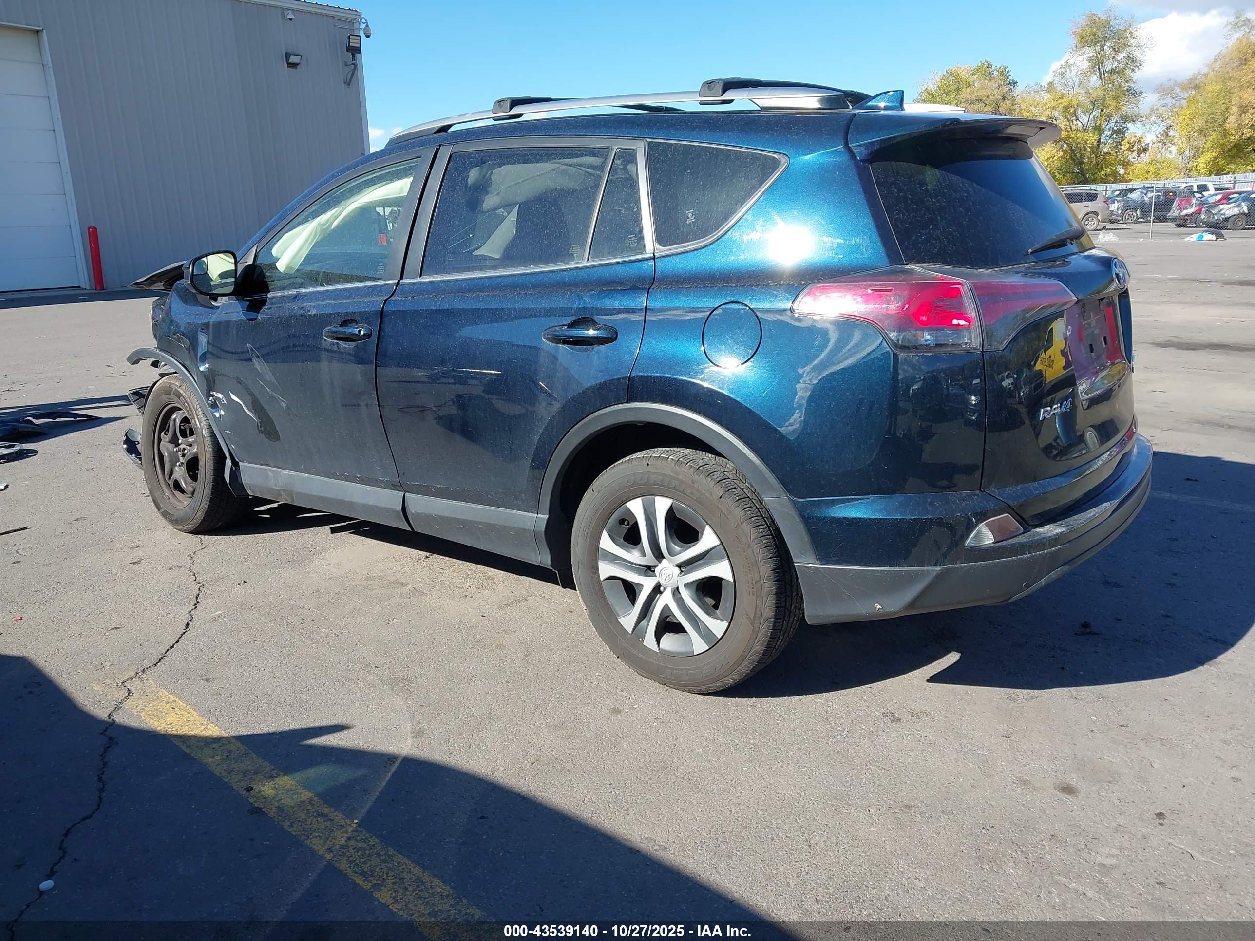 TOYOTA RAV4 image 3