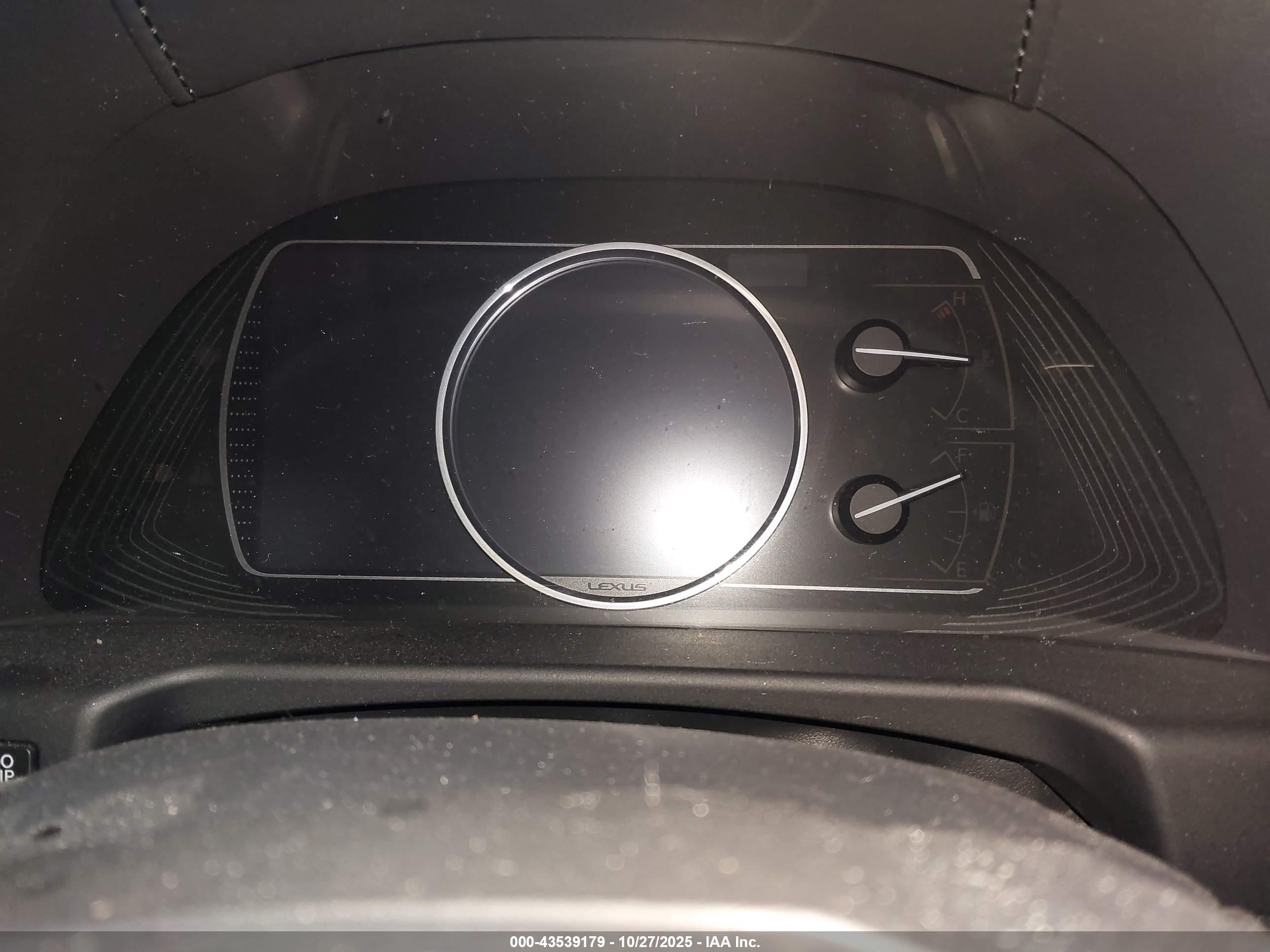 LEXUS ES image 7