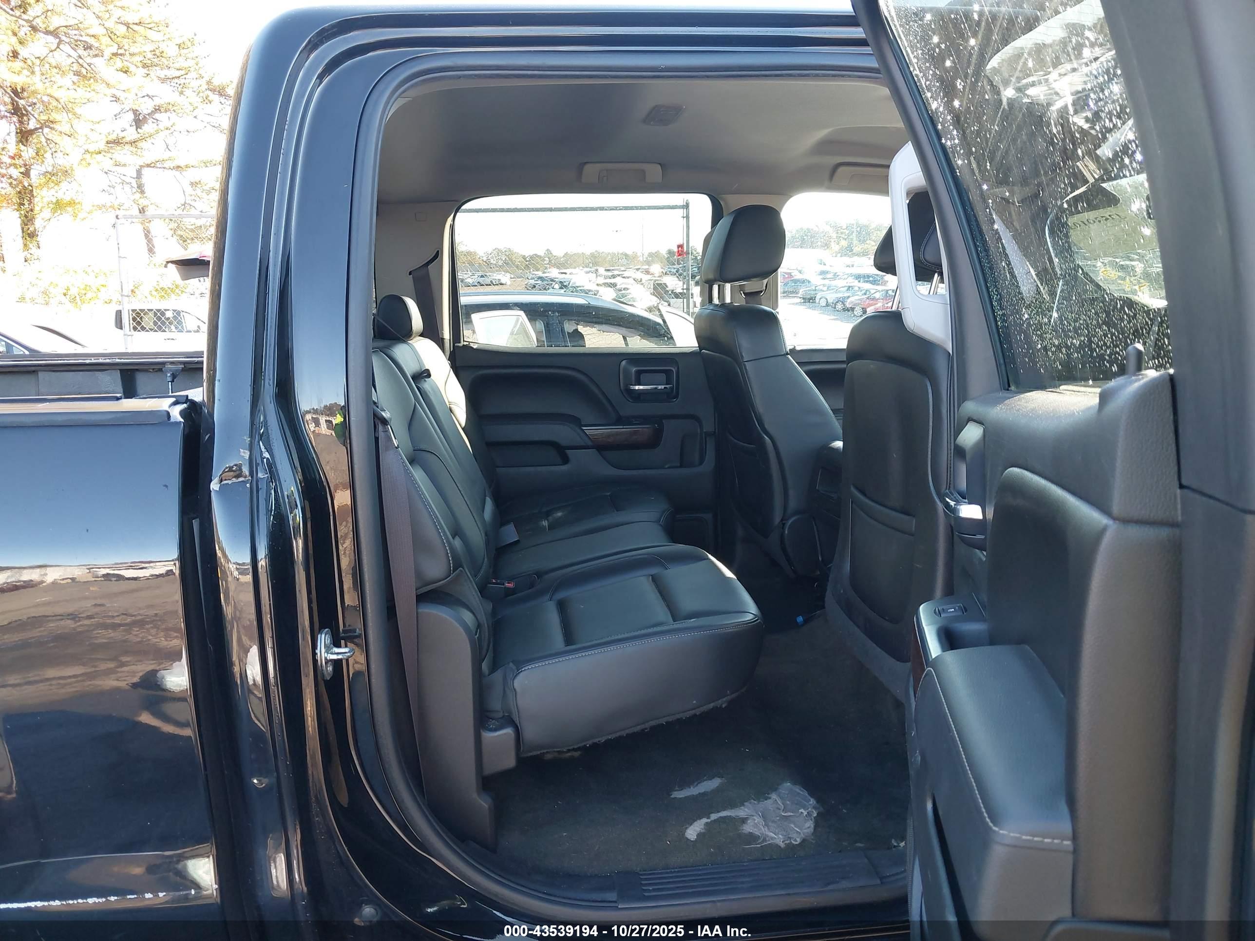 GMC SIERRA image 8
