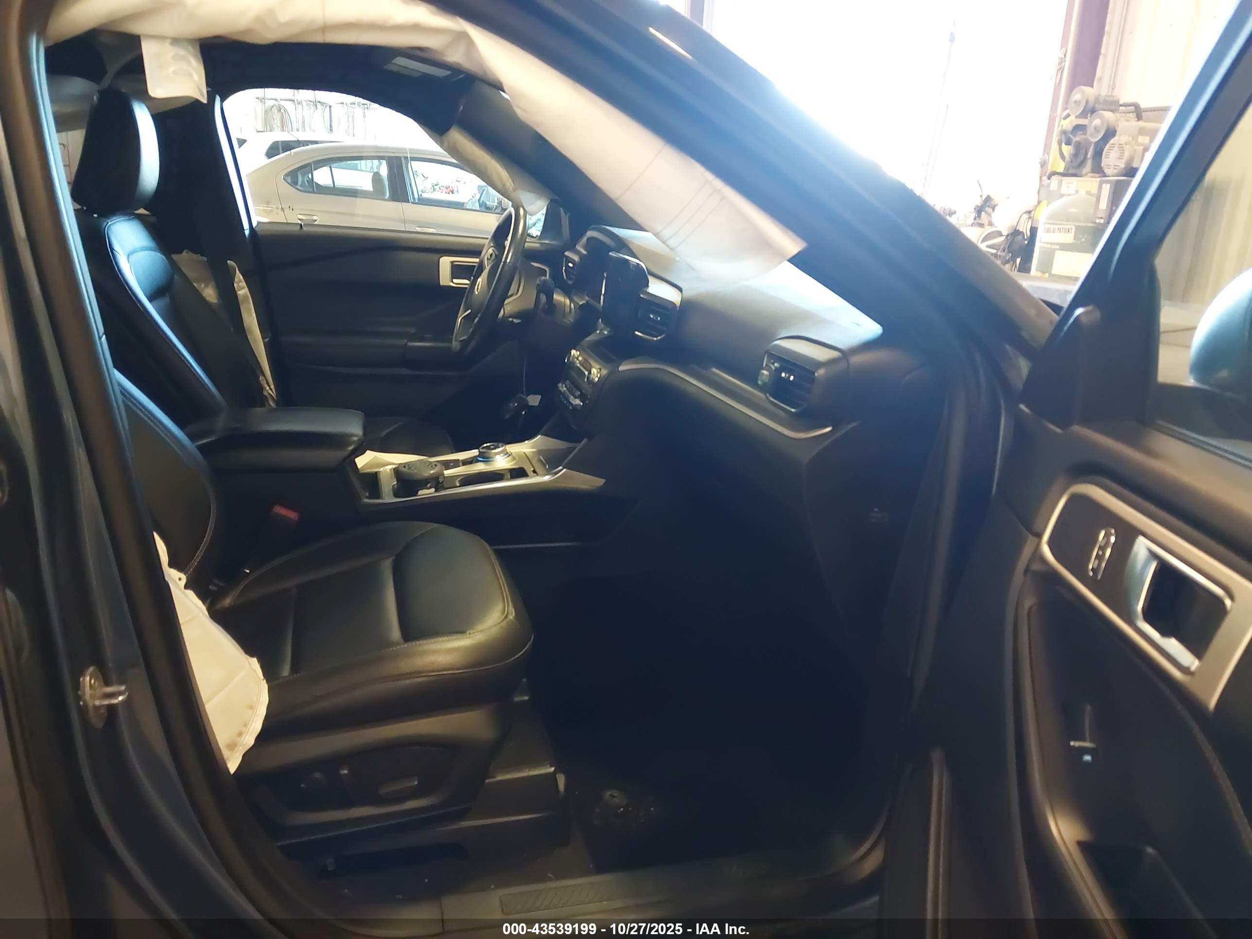 FORD EXPLORER image 5