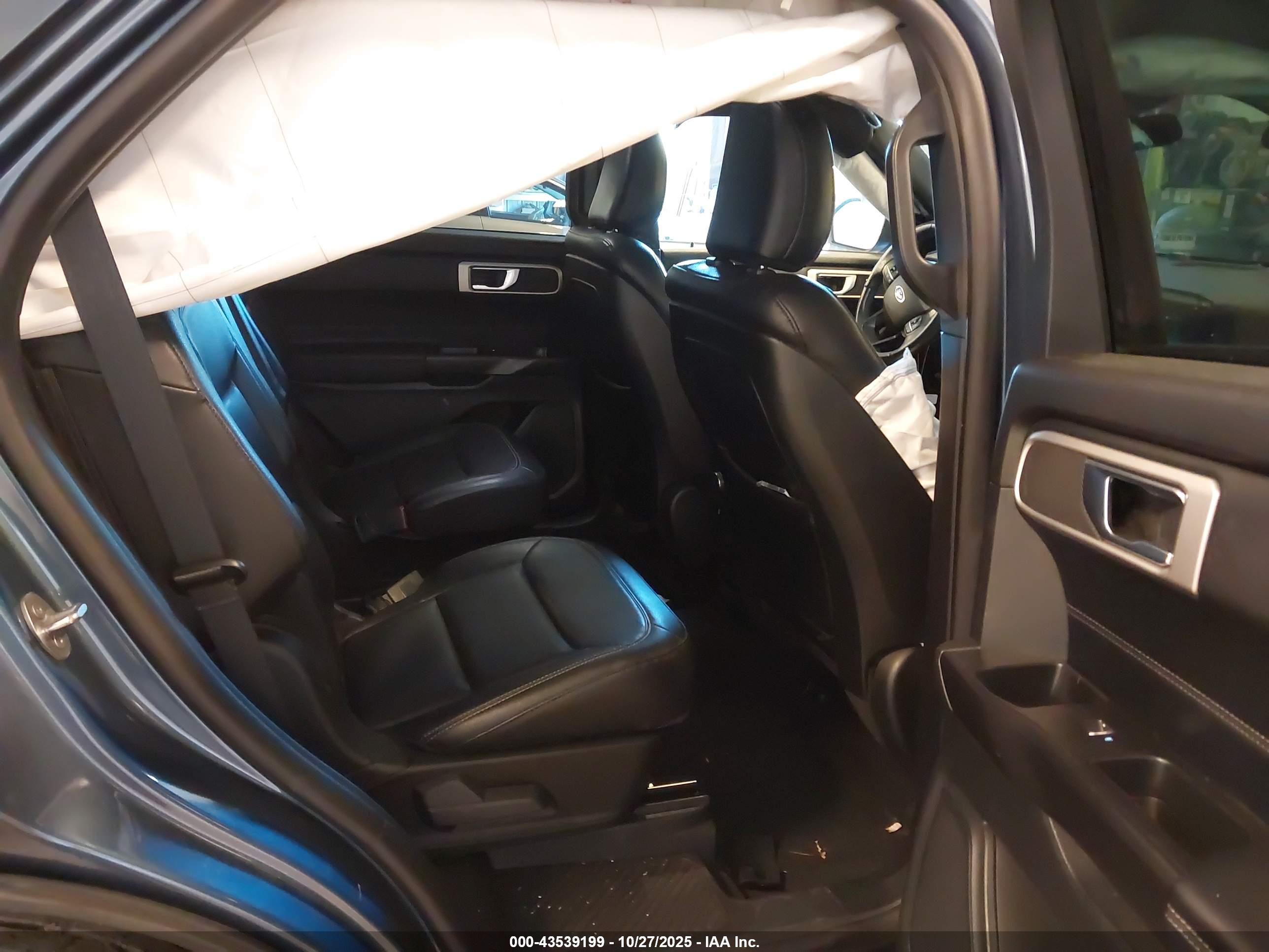 FORD EXPLORER image 8