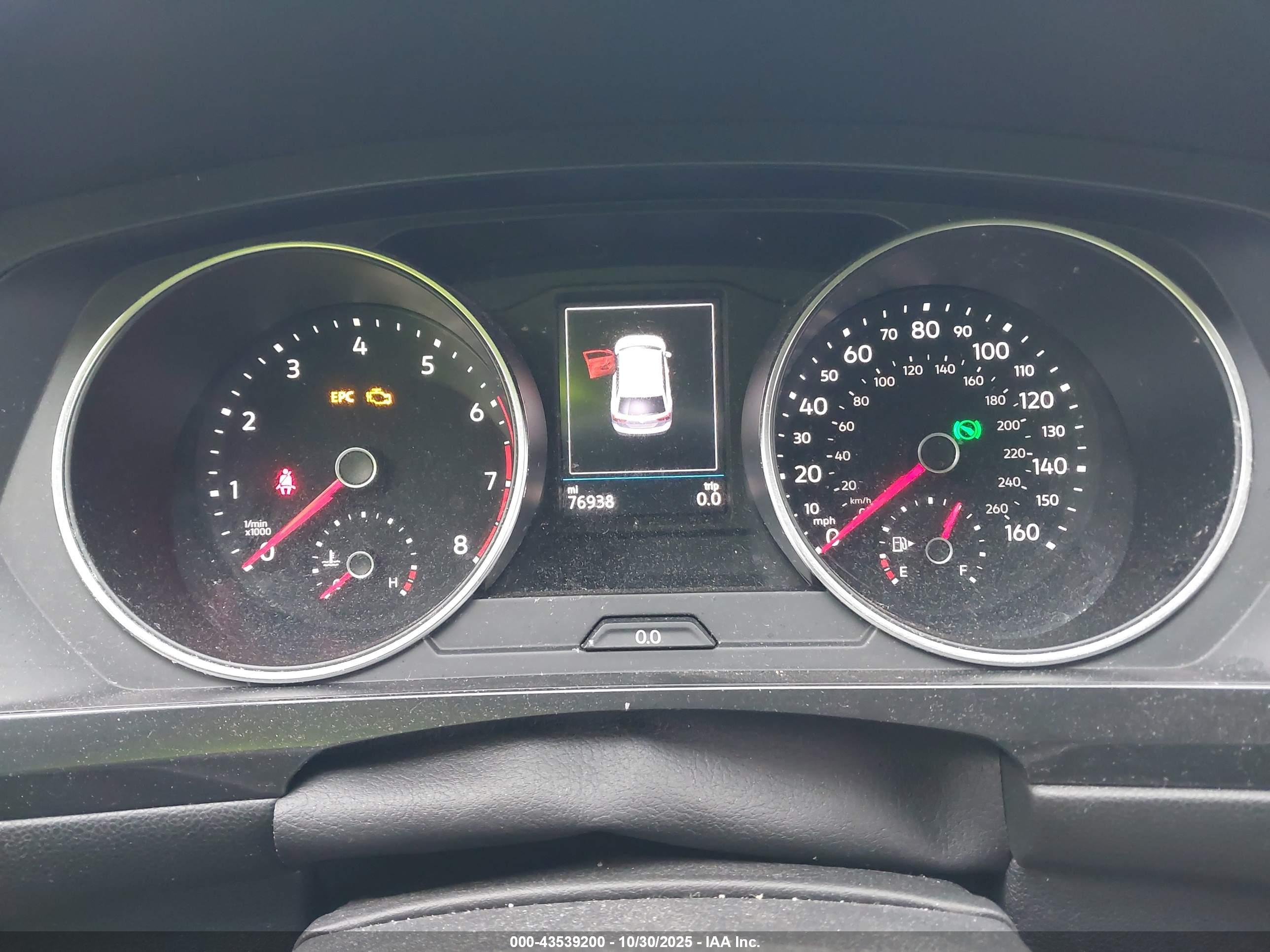 VOLKSWAGEN TIGUAN image 7