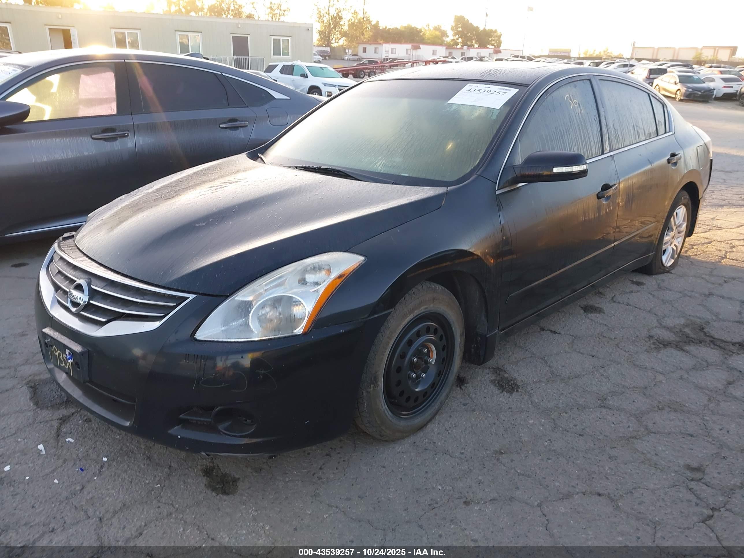 NISSAN ALTIMA image 2
