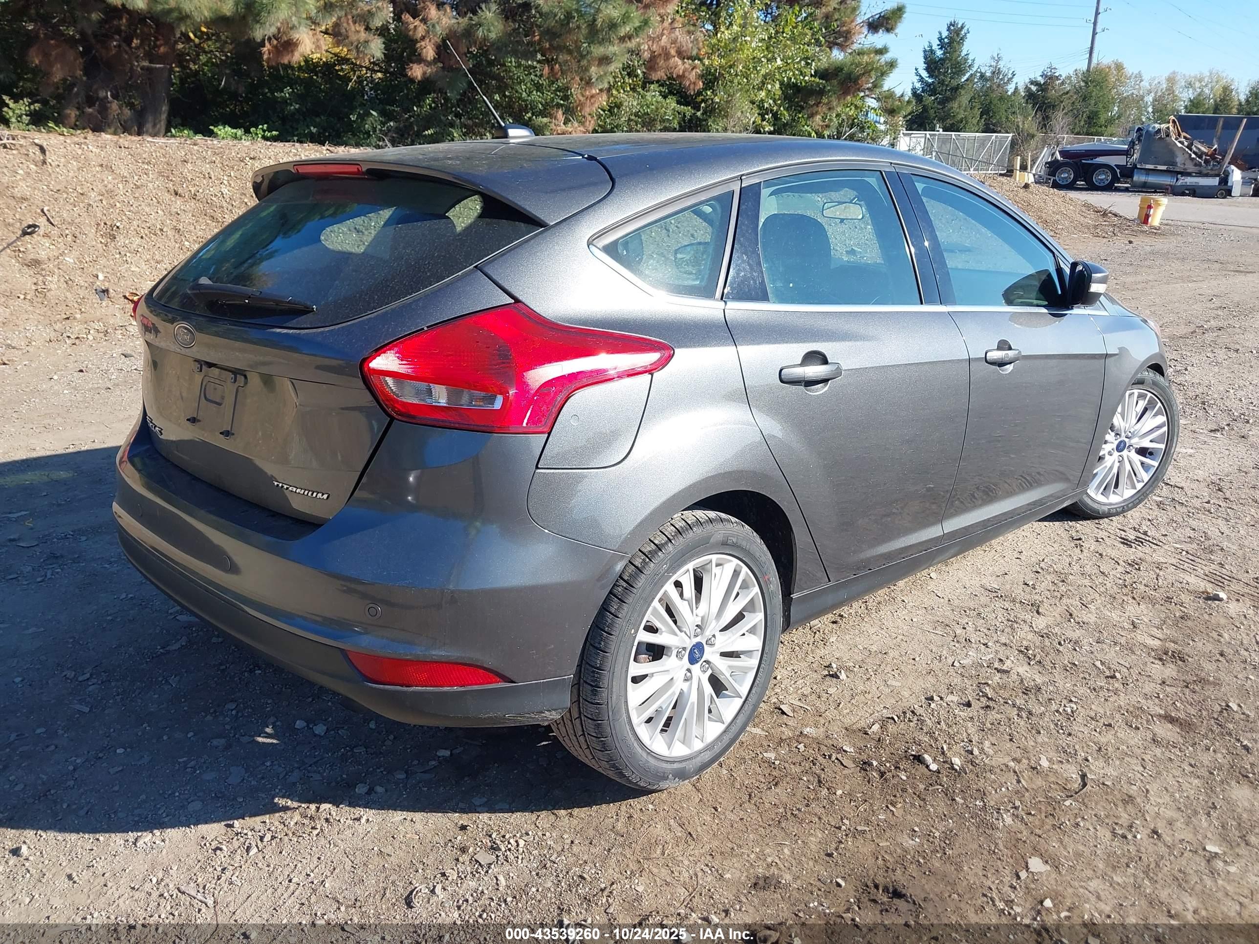 FORD FOCUS image 4