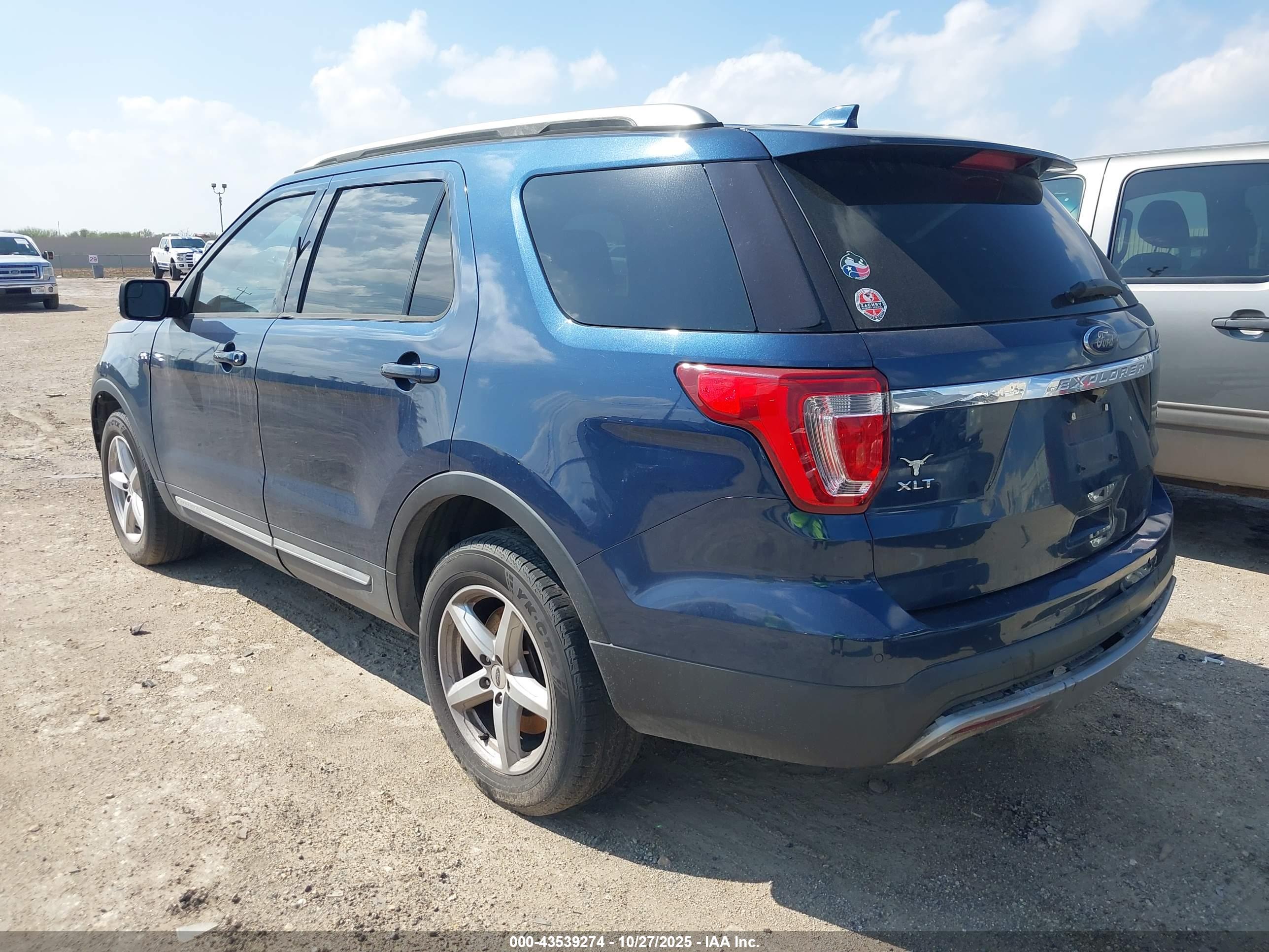 FORD EXPLORER image 3