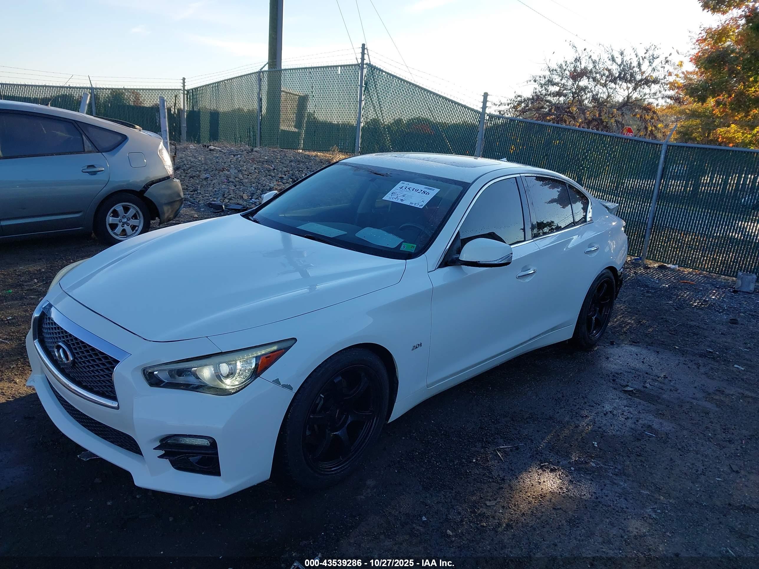 INFINITI Q50 image 2