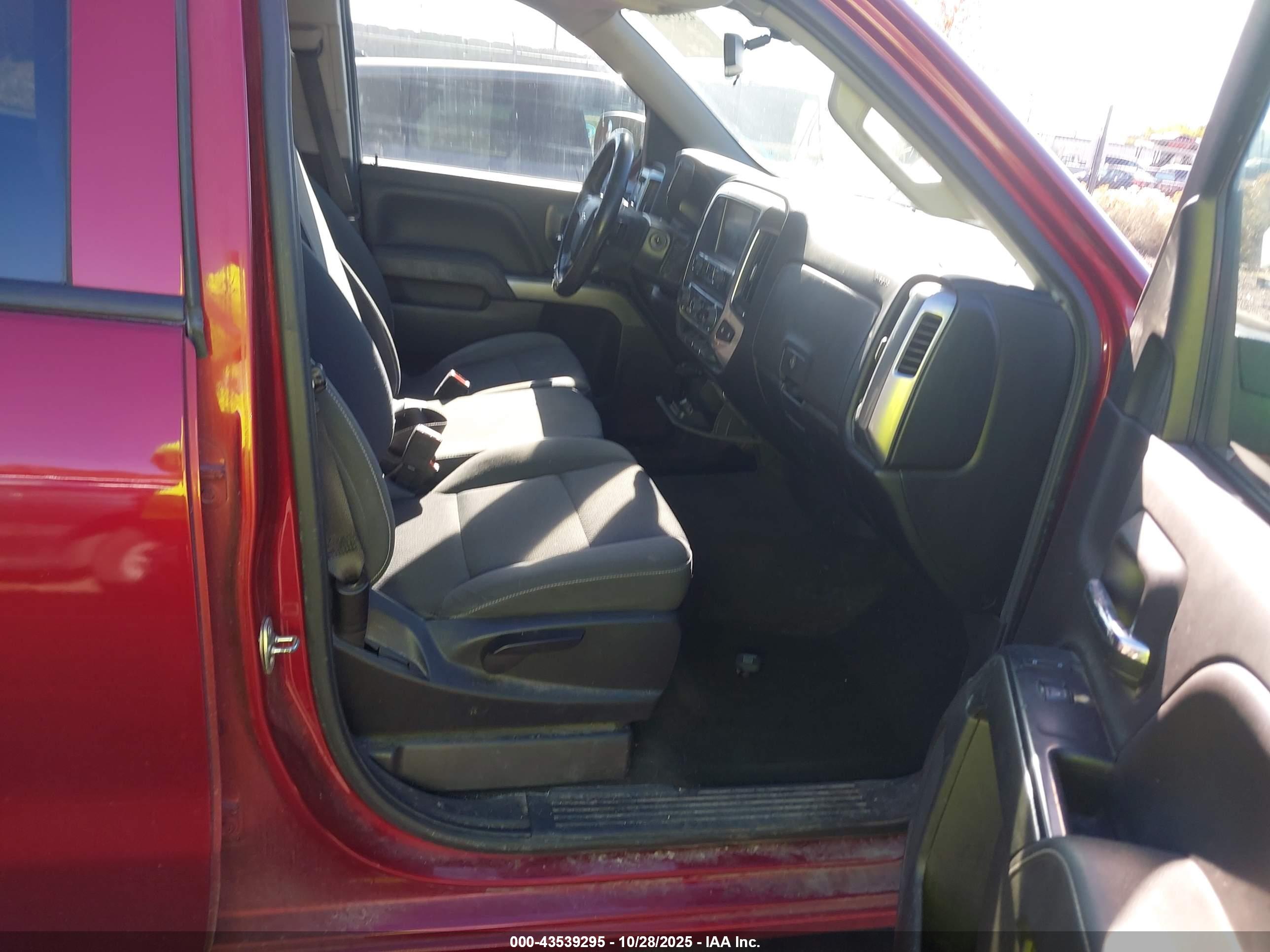 CHEVROLET SILVERADO image 5