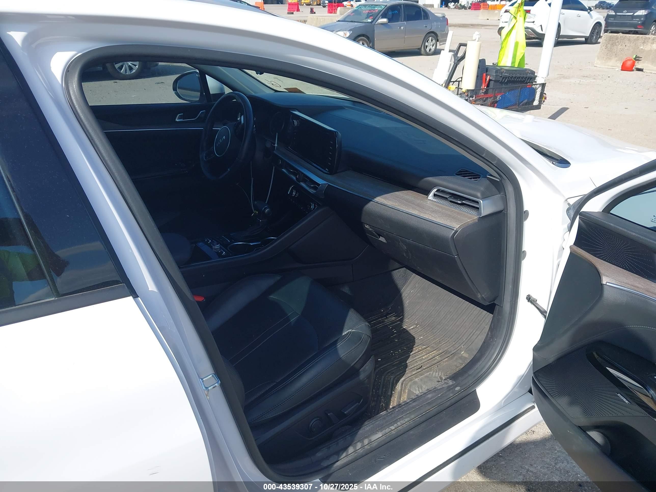 KIA K5 image 5