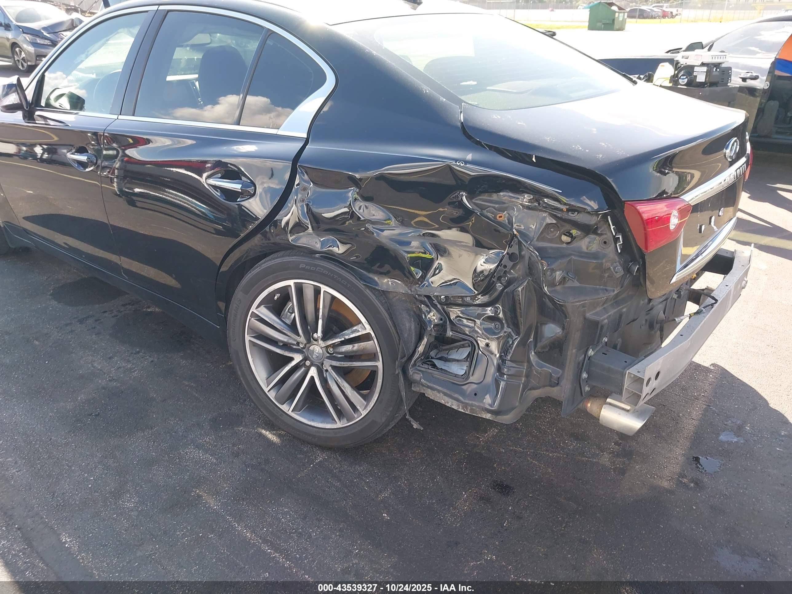 INFINITI Q50 image 6