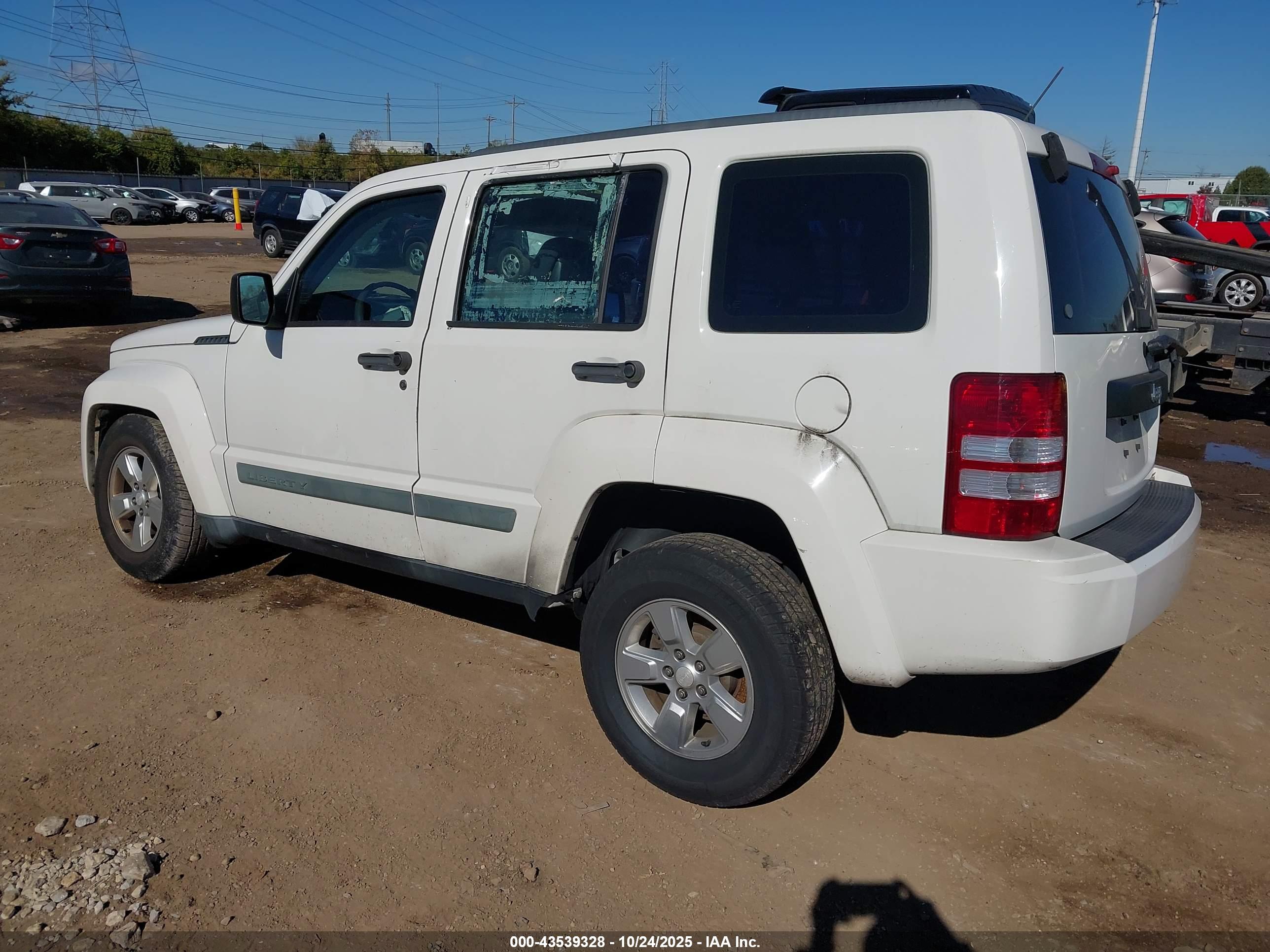 JEEP LIBERTY image 3