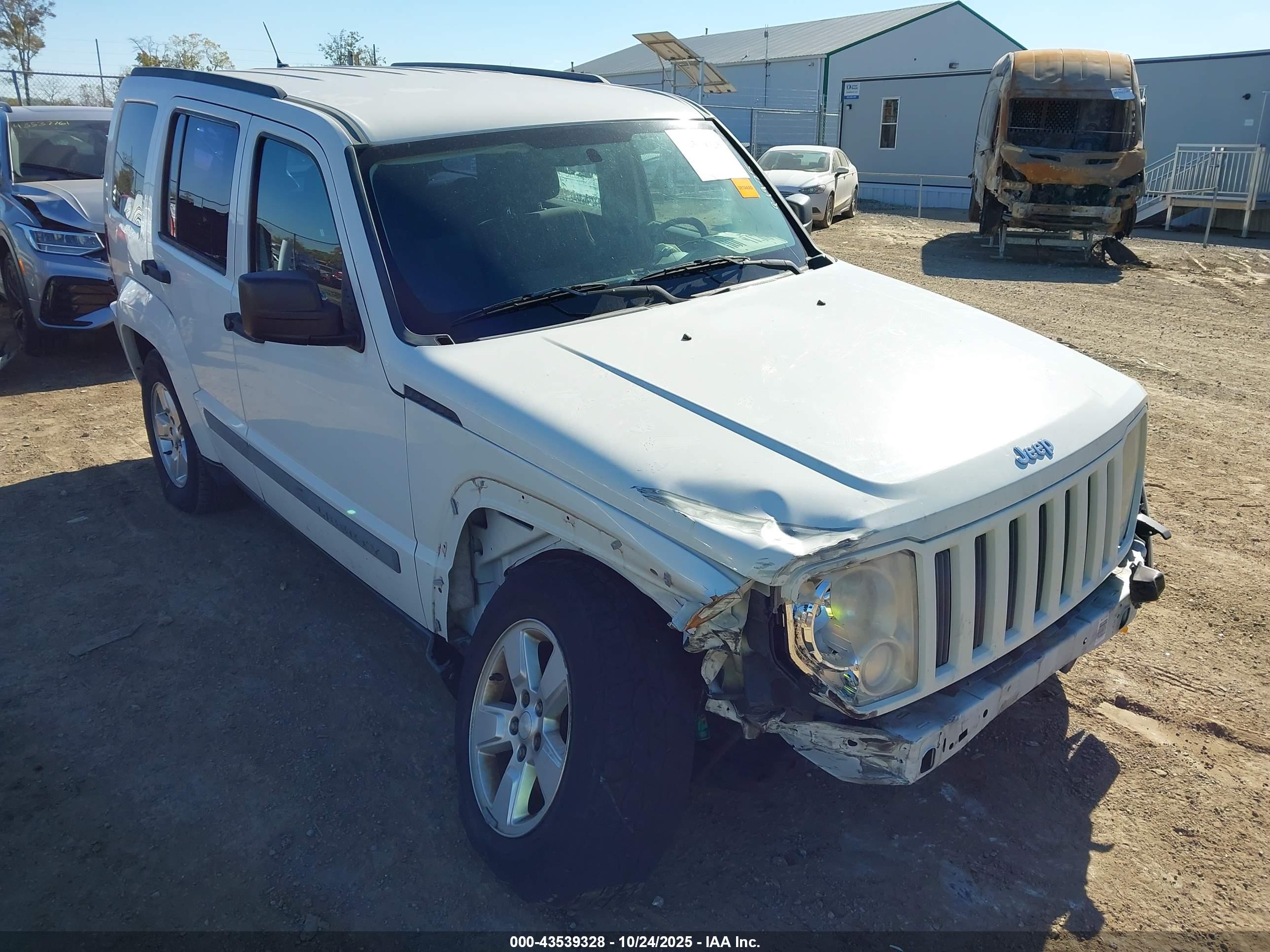 JEEP LIBERTY image 6