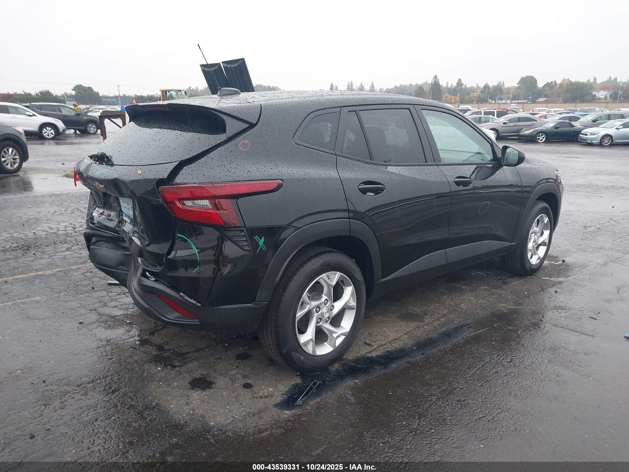 CHEVROLET TRAX image 4