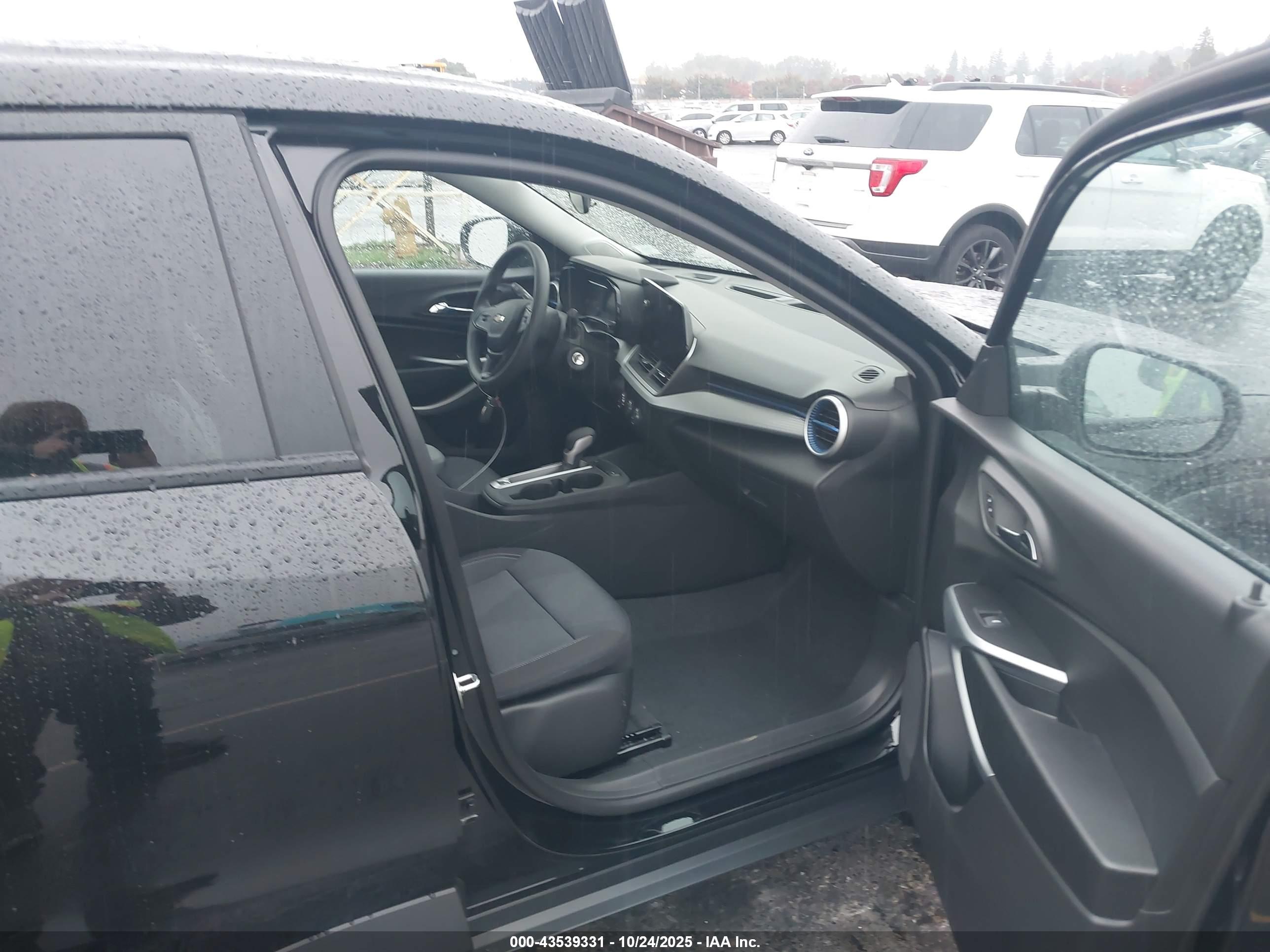 CHEVROLET TRAX image 5