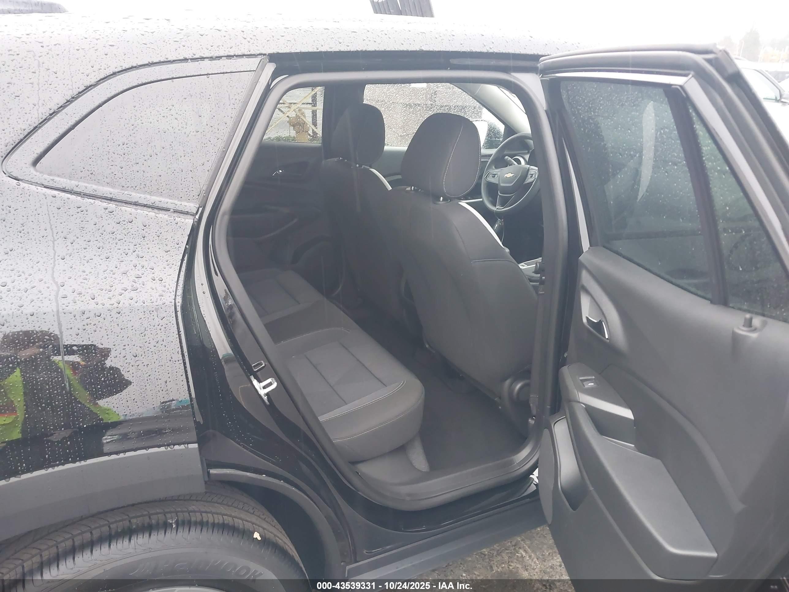 CHEVROLET TRAX image 8