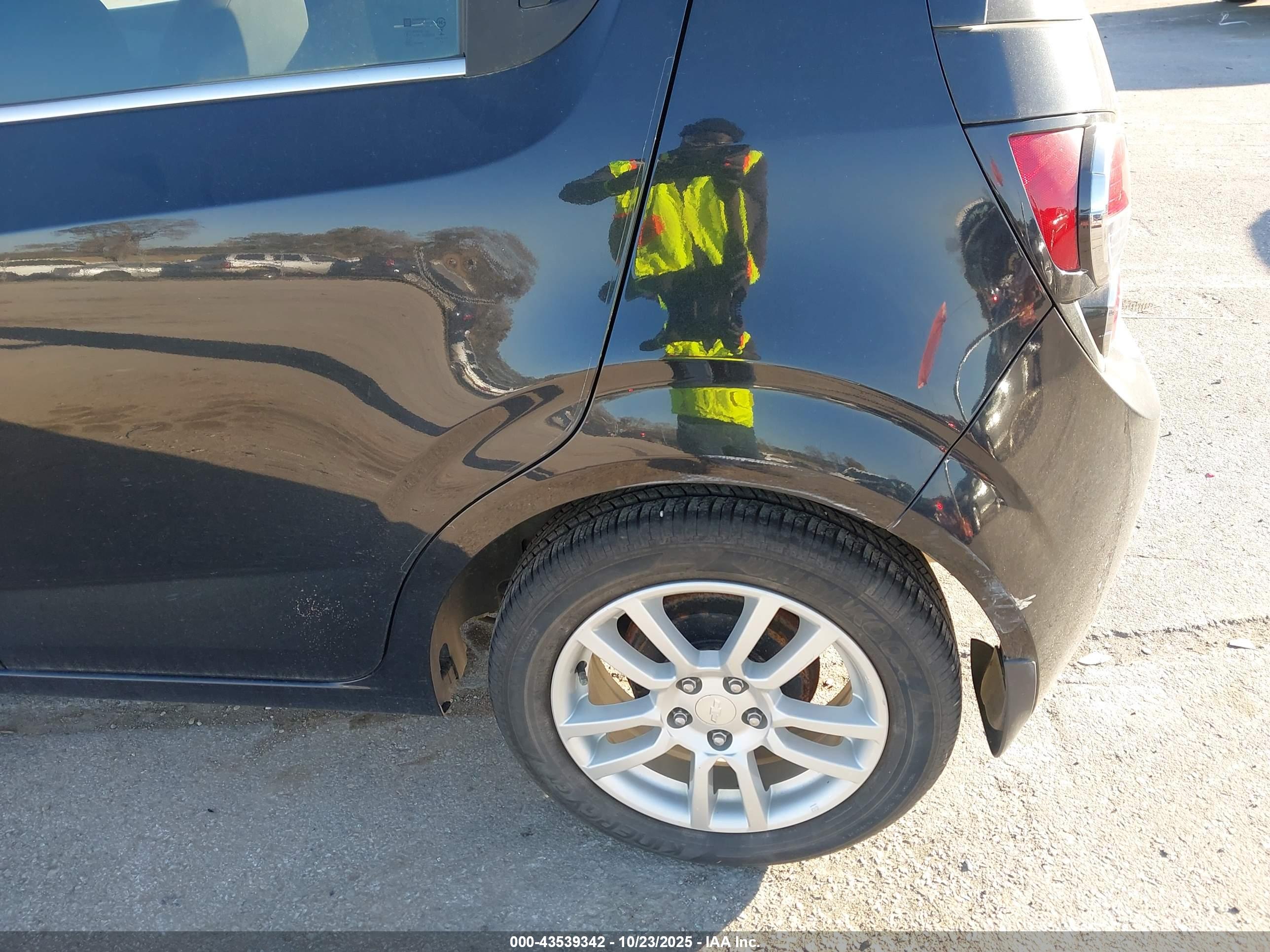 CHEVROLET SONIC image 6