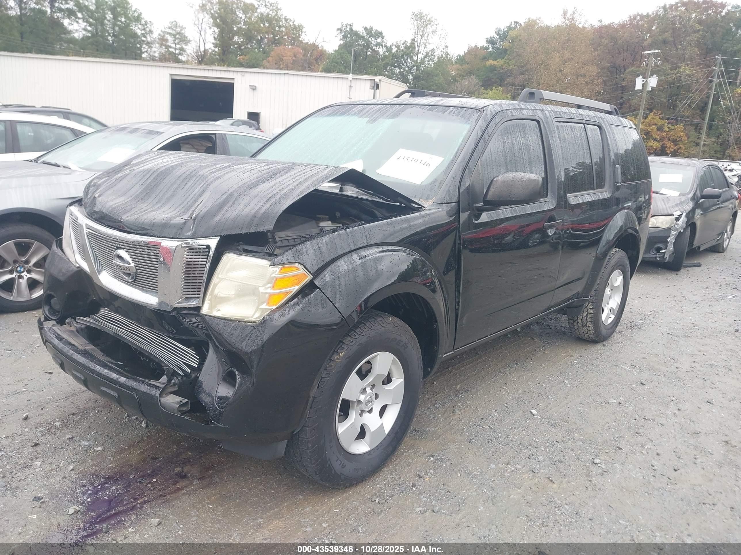 NISSAN PATHFINDER image 2