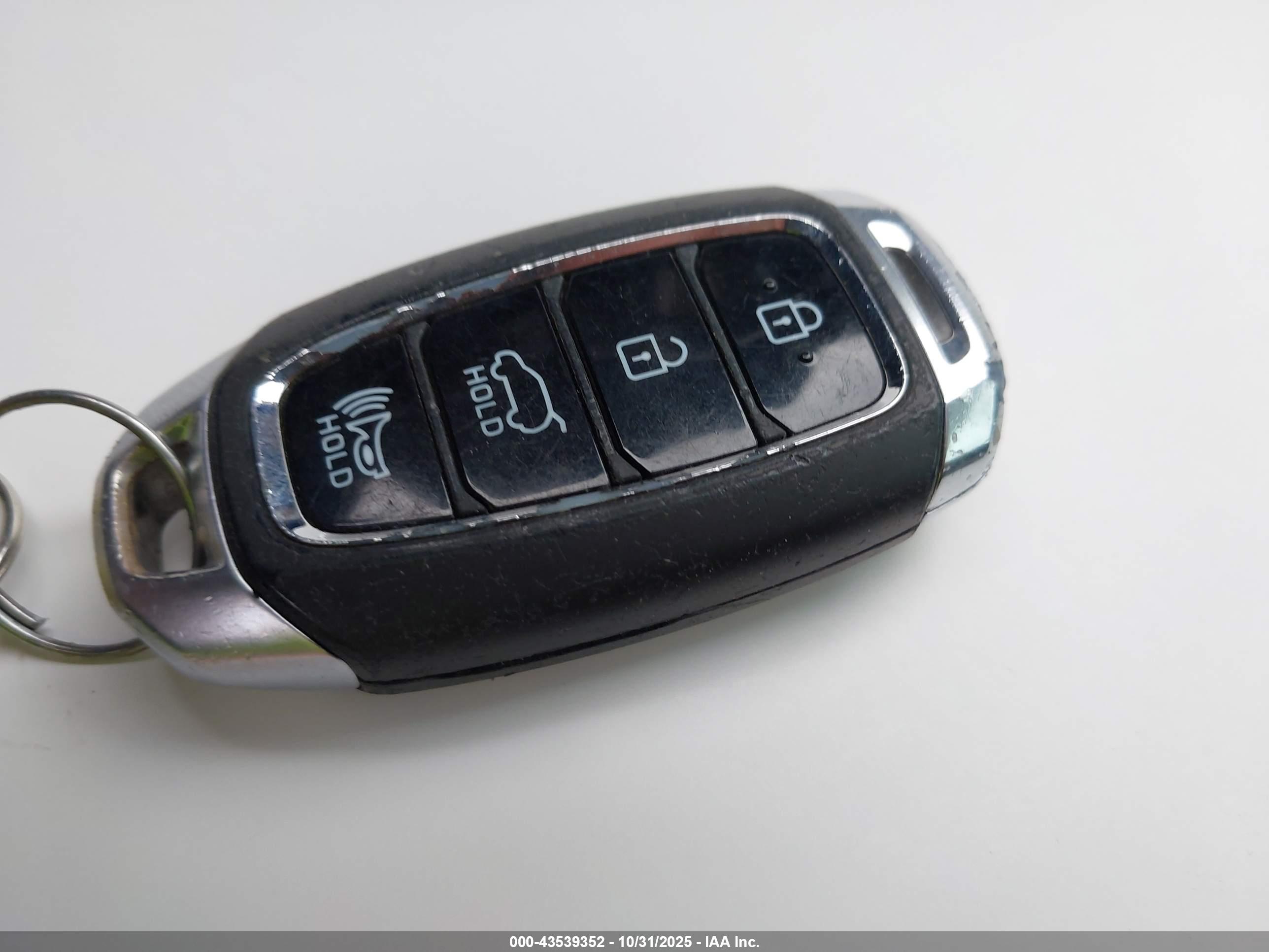 HYUNDAI KONA image 11