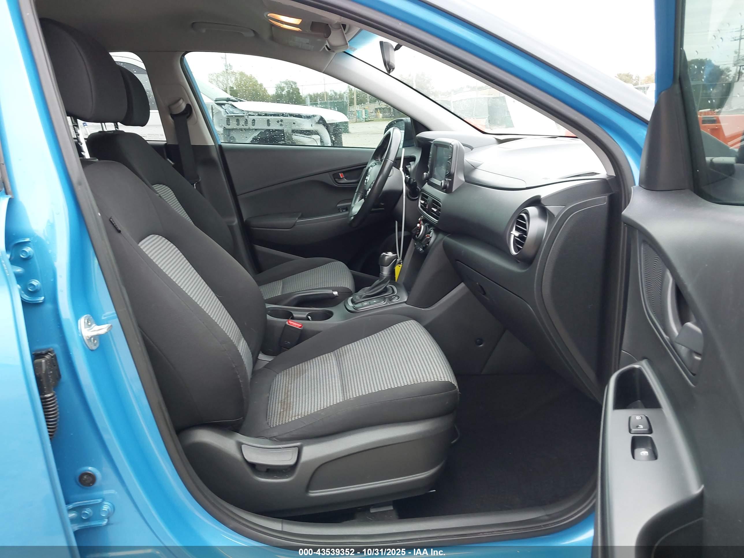 HYUNDAI KONA image 5