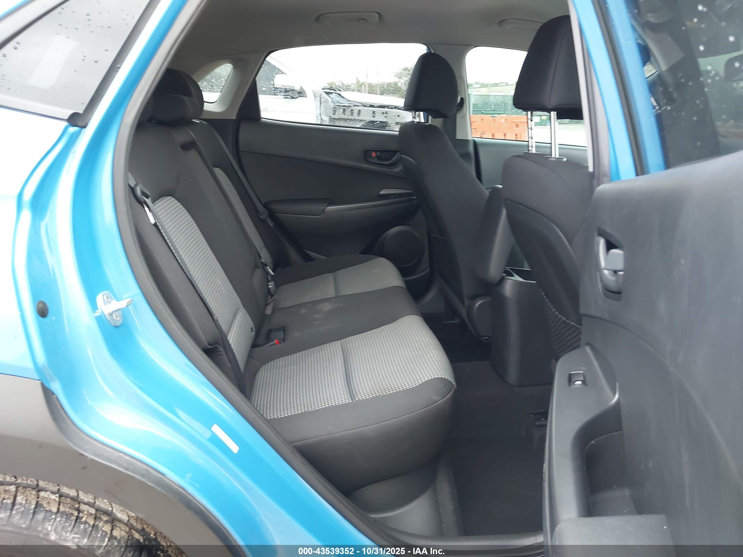 HYUNDAI KONA image 8