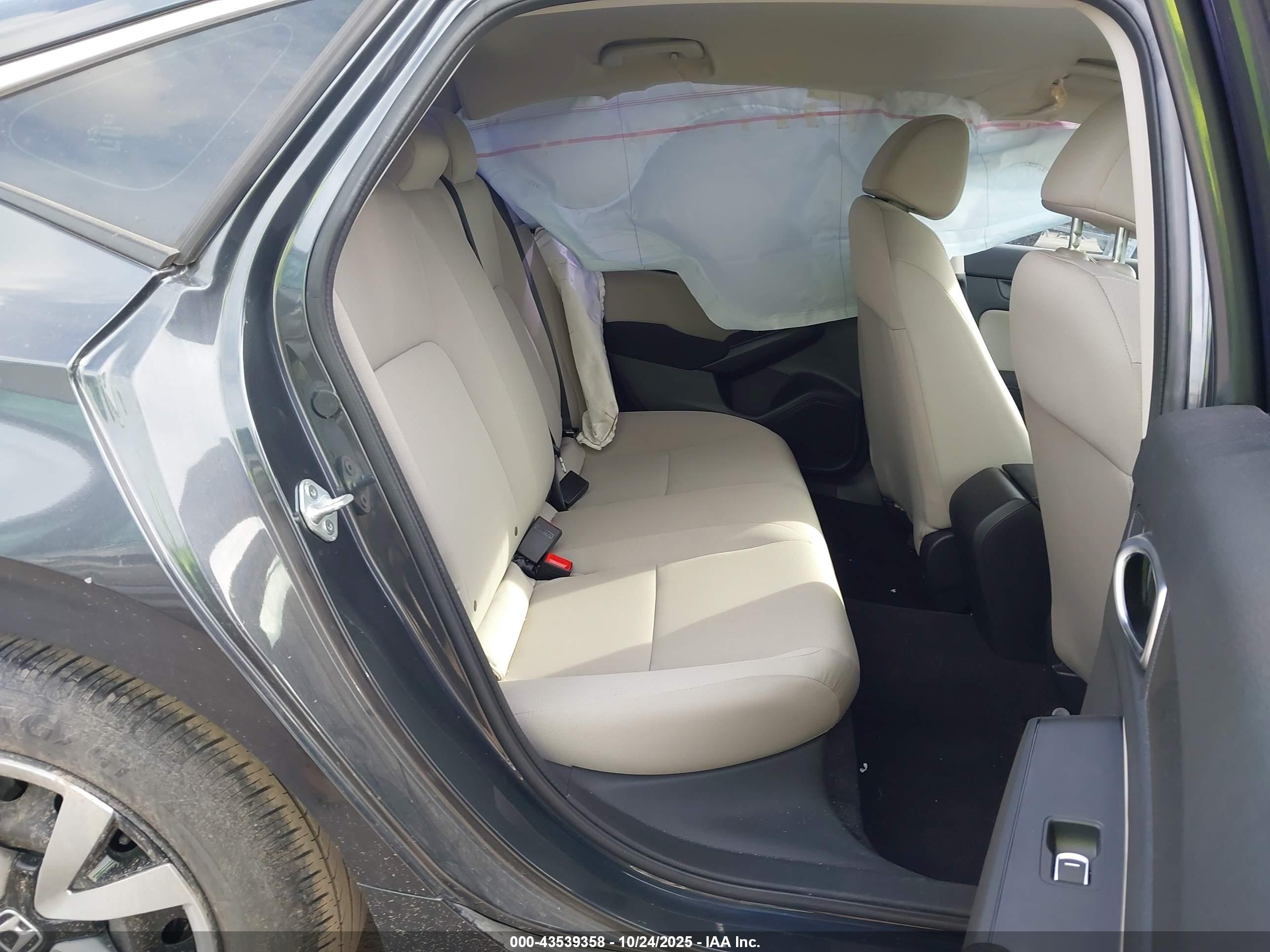 HONDA CIVIC image 8