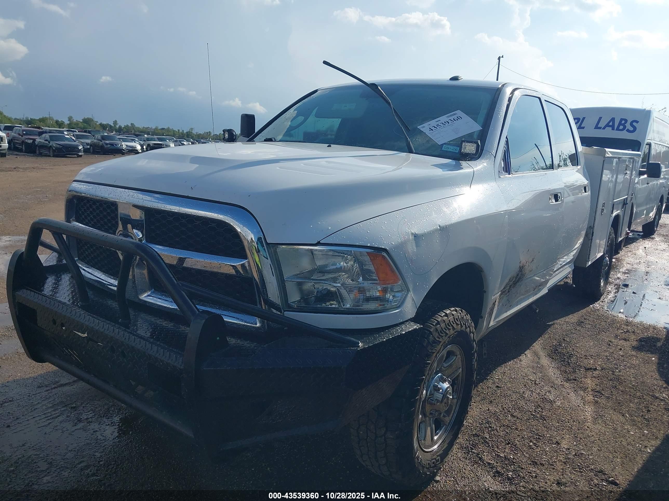 RAM 2500 image 2