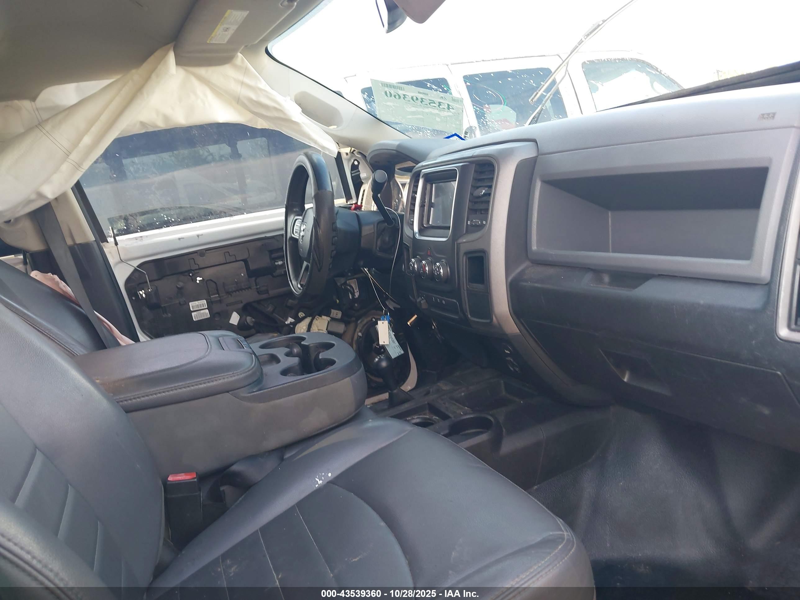 RAM 2500 image 5