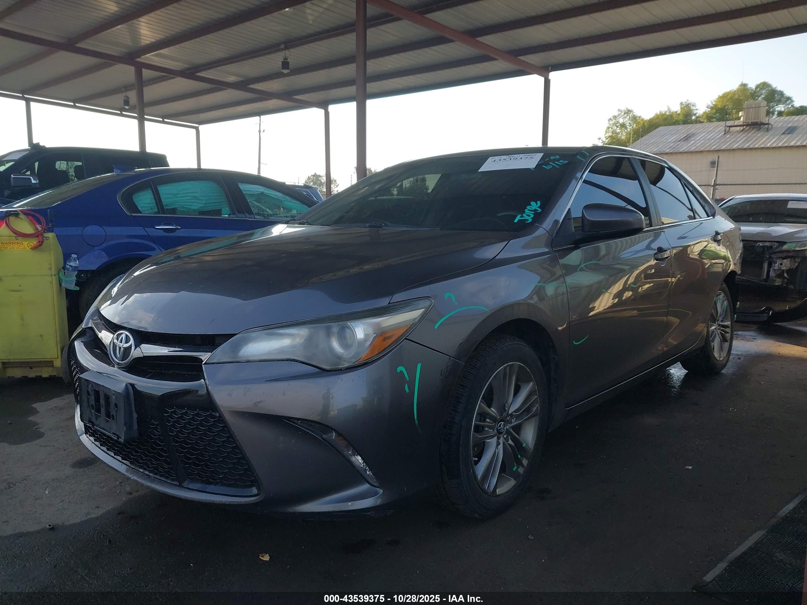 TOYOTA CAMRY image 2