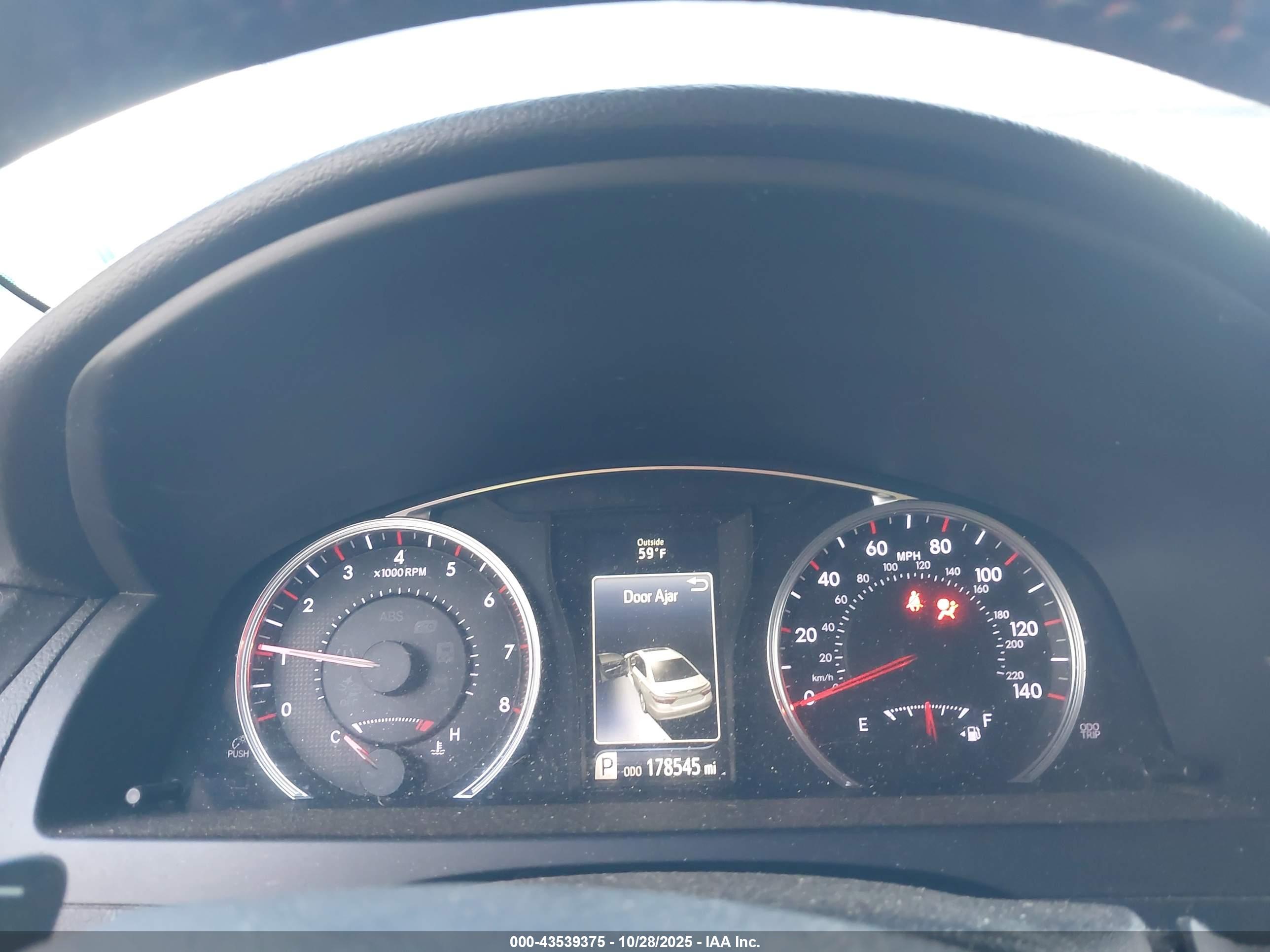 TOYOTA CAMRY image 7