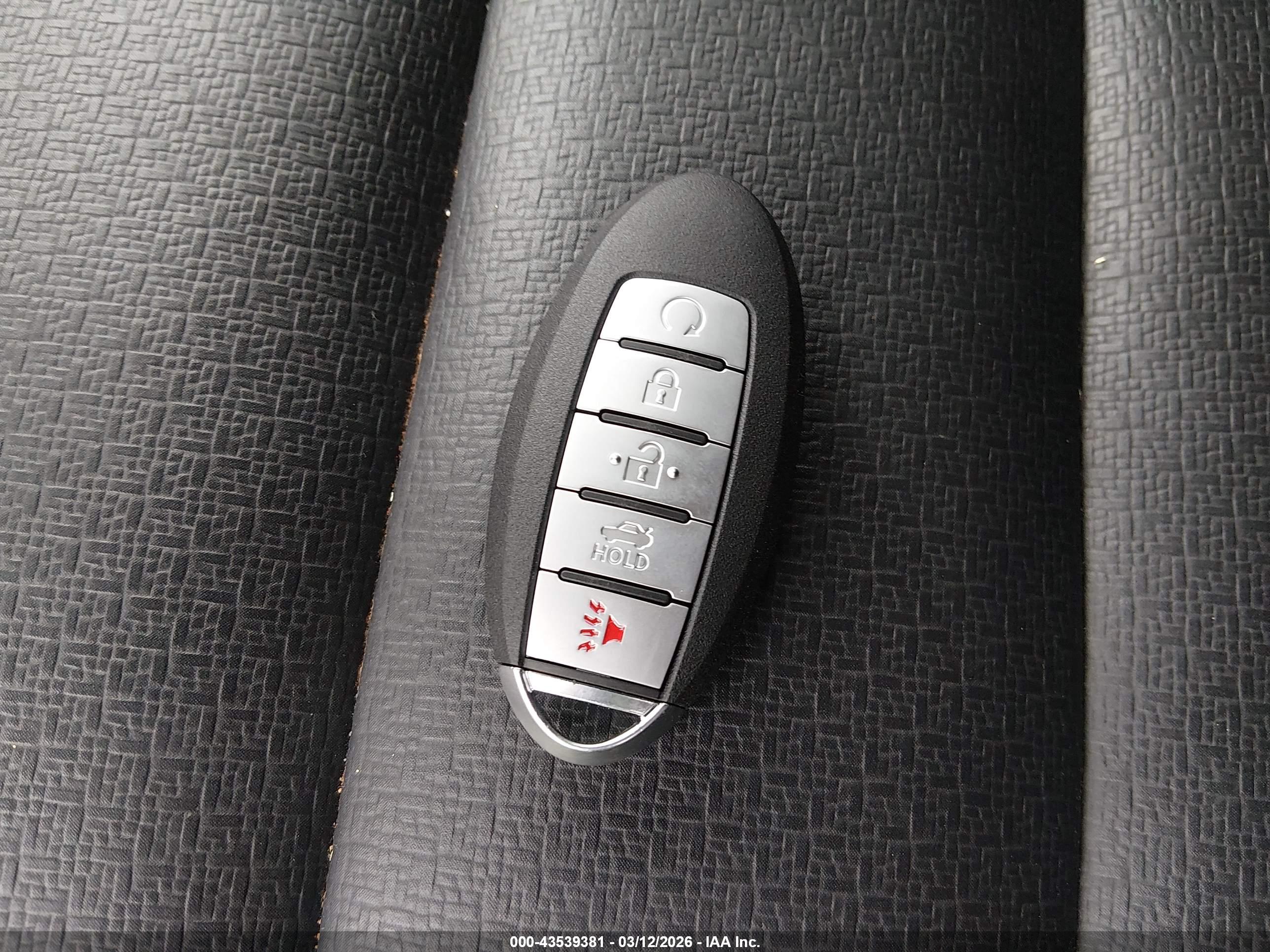 NISSAN ROGUE image 11