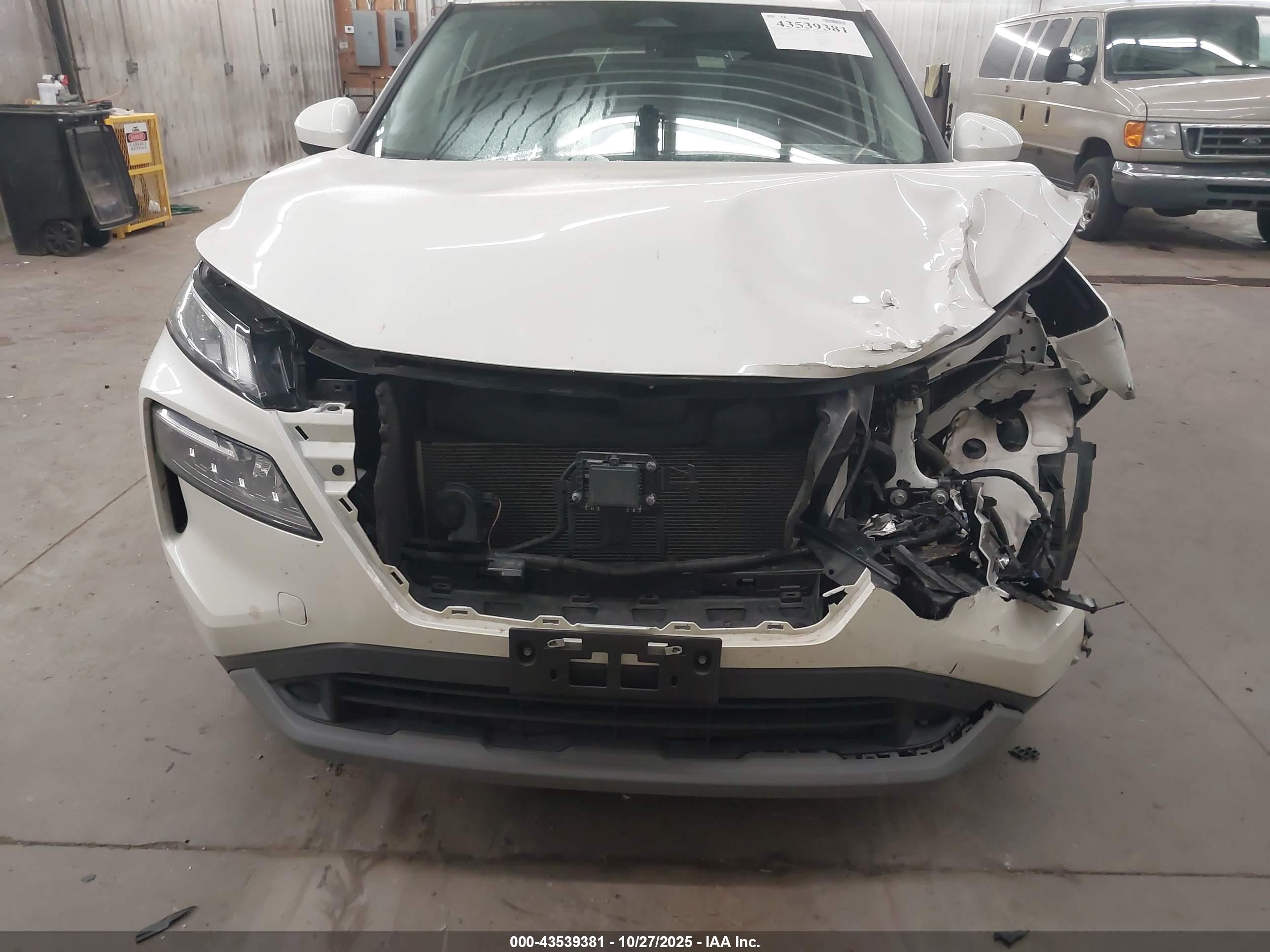 NISSAN ROGUE image 6