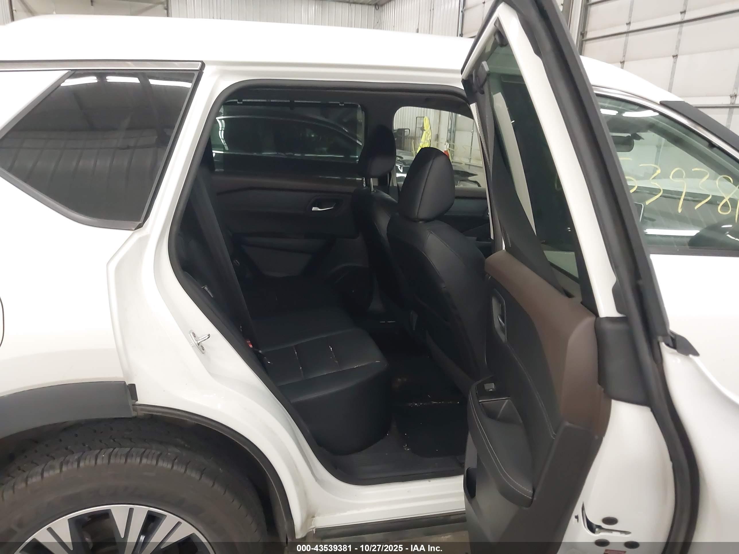 NISSAN ROGUE image 8