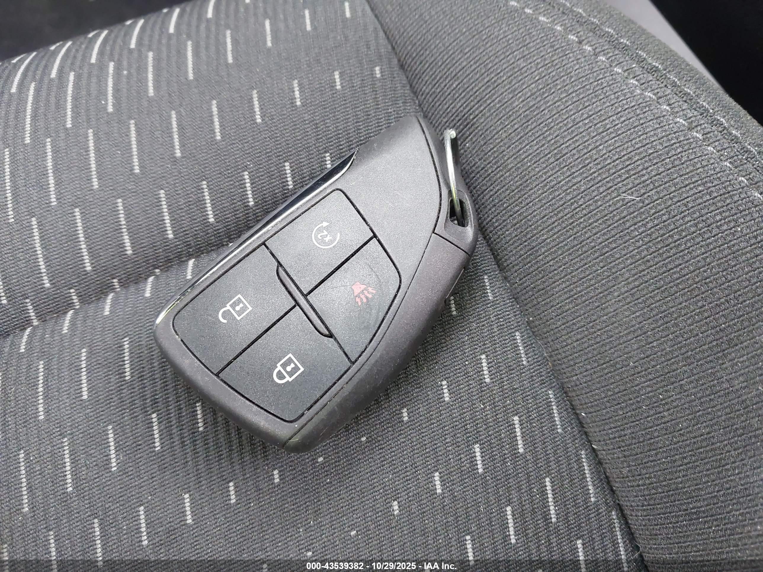 CHEVROLET EQUINOX image 11