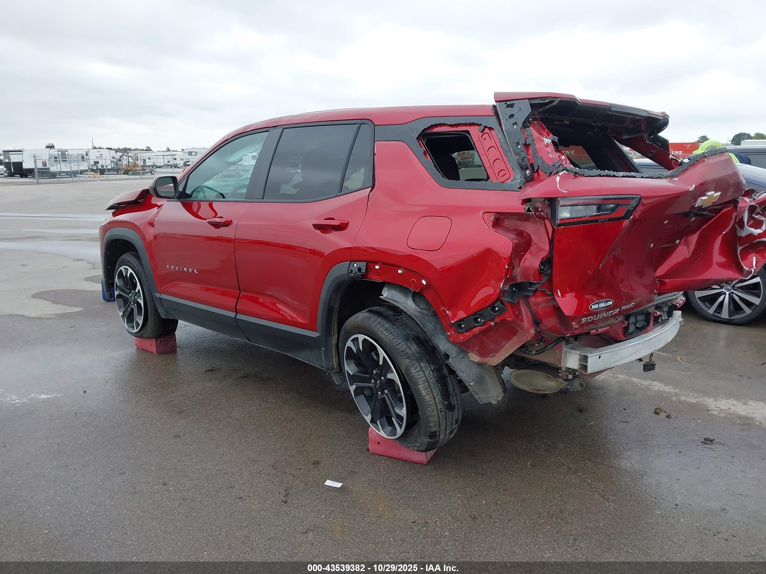 CHEVROLET EQUINOX image 3