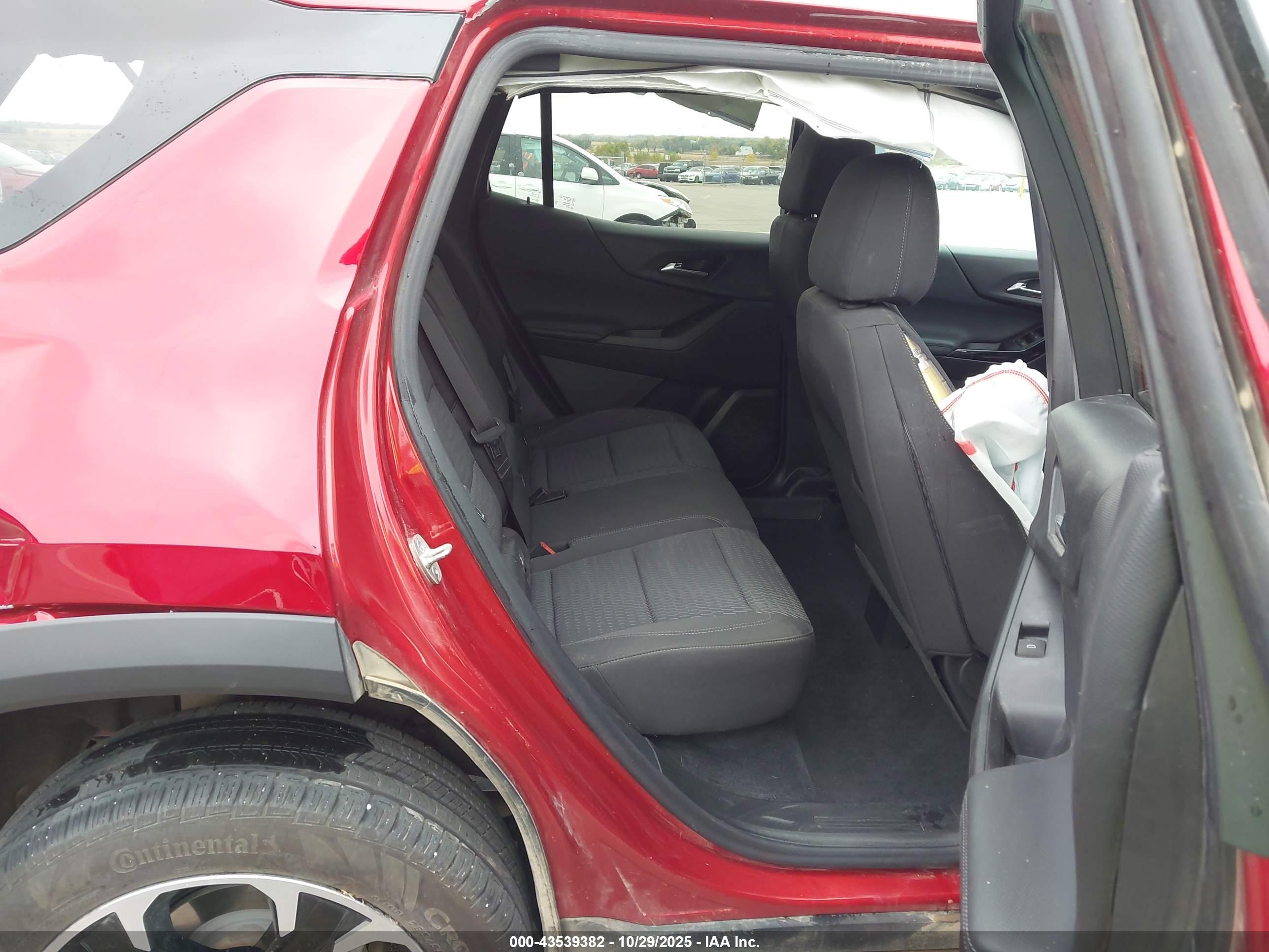 CHEVROLET EQUINOX image 8