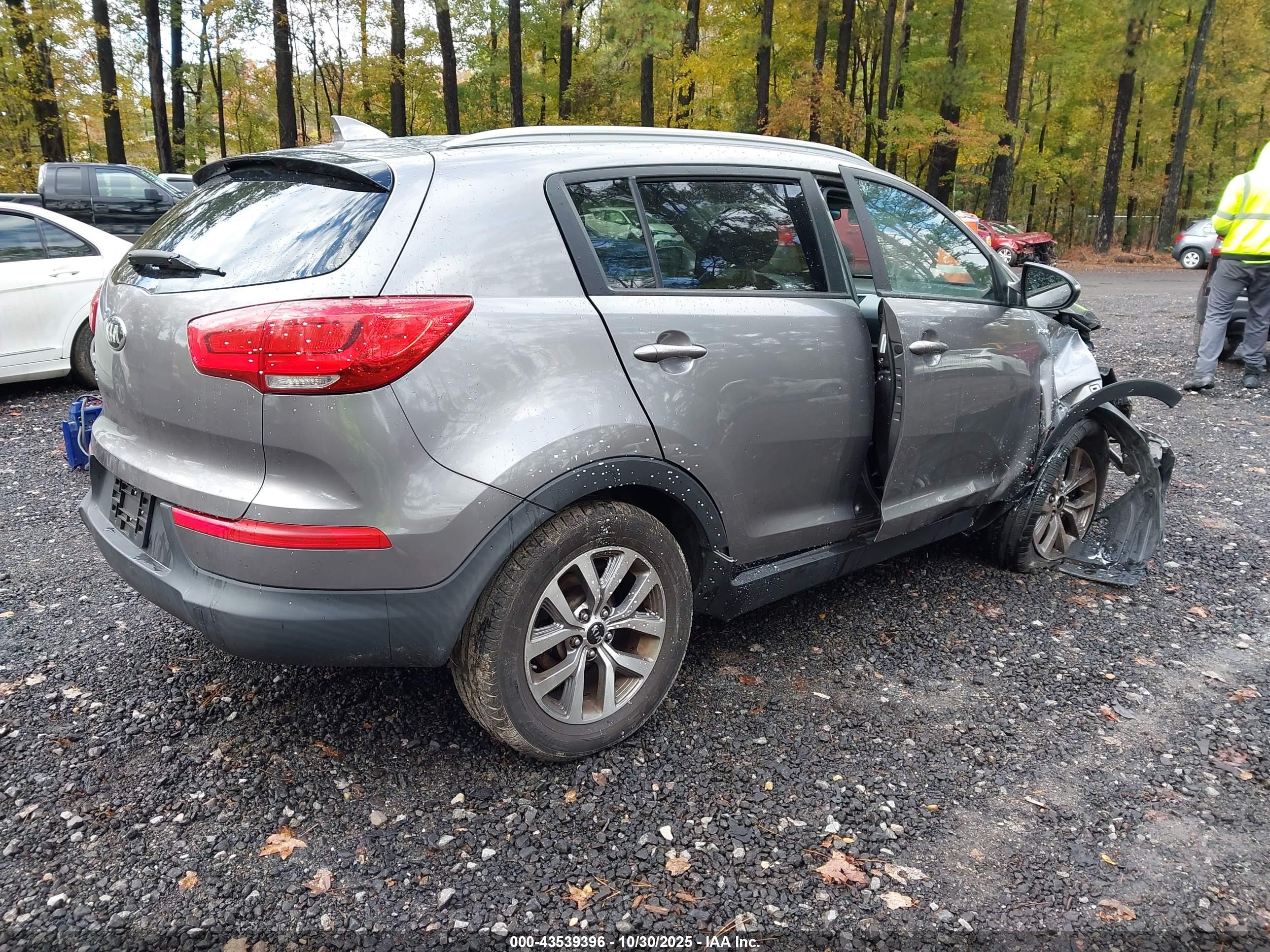 KIA SPORTAGE image 4