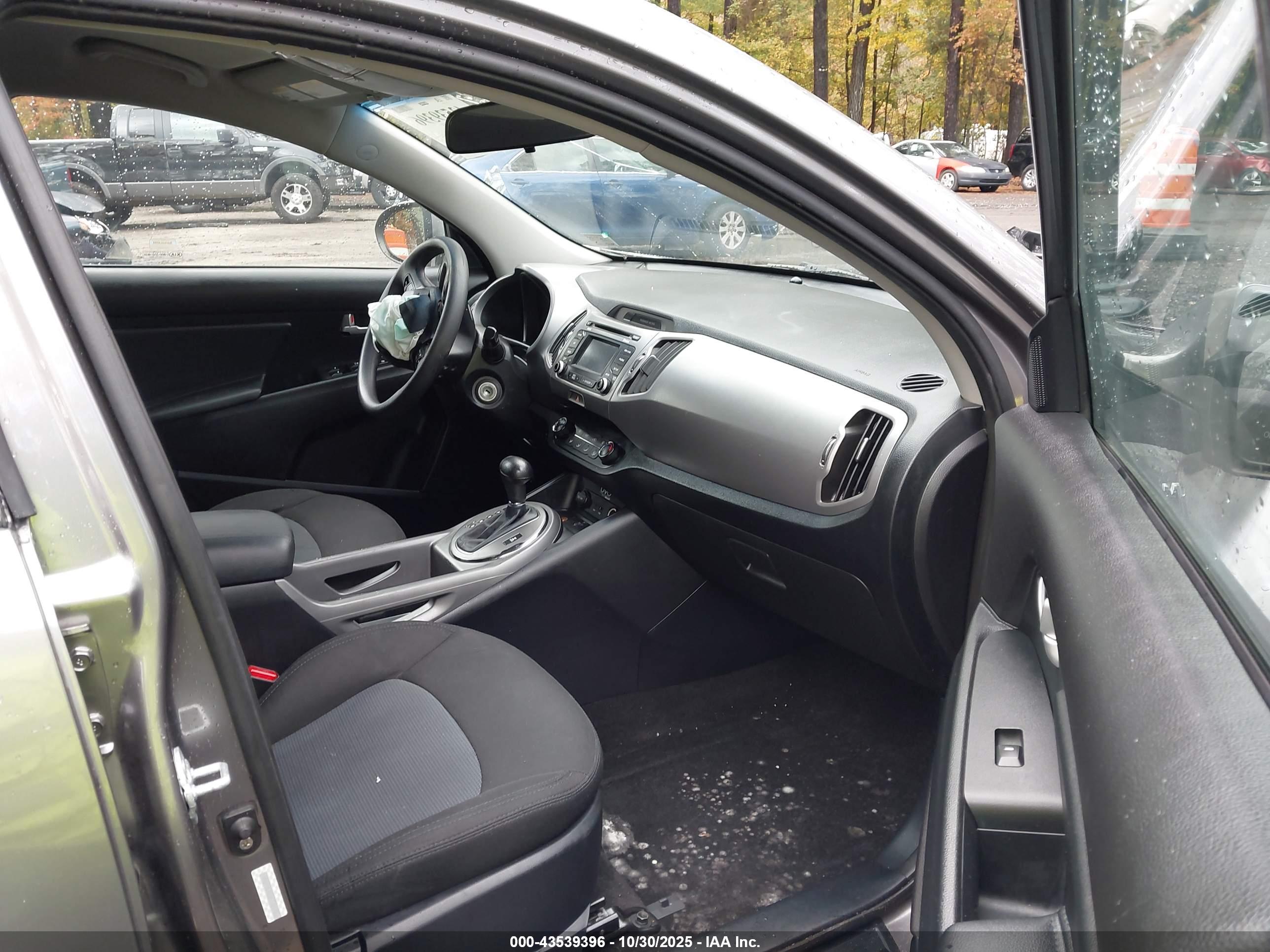 KIA SPORTAGE image 5